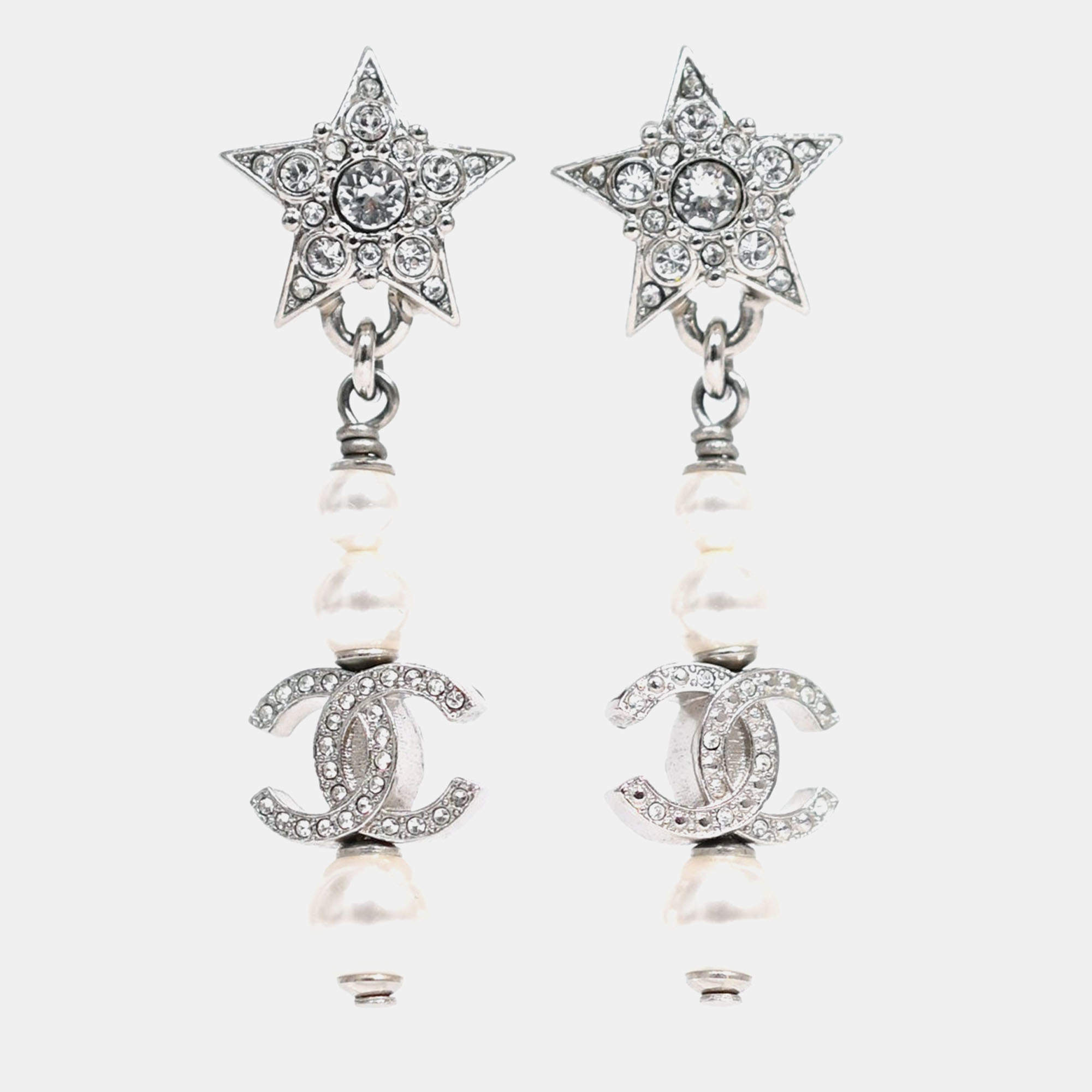 Pre Owned Chanel 2020 Silver Tone Pearl Star CC Drop Earrings