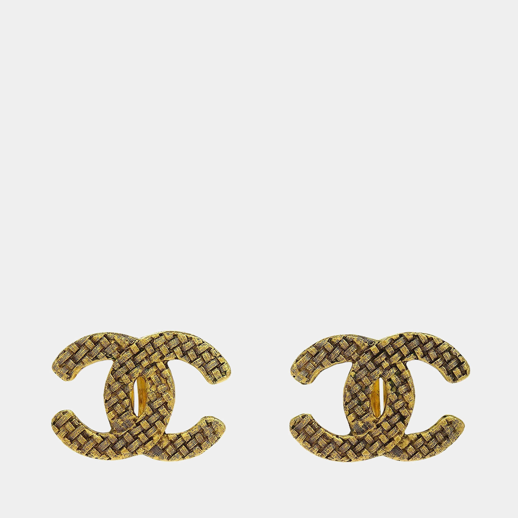 Pre Owned Chanel Gold CC Earrings Clip-On