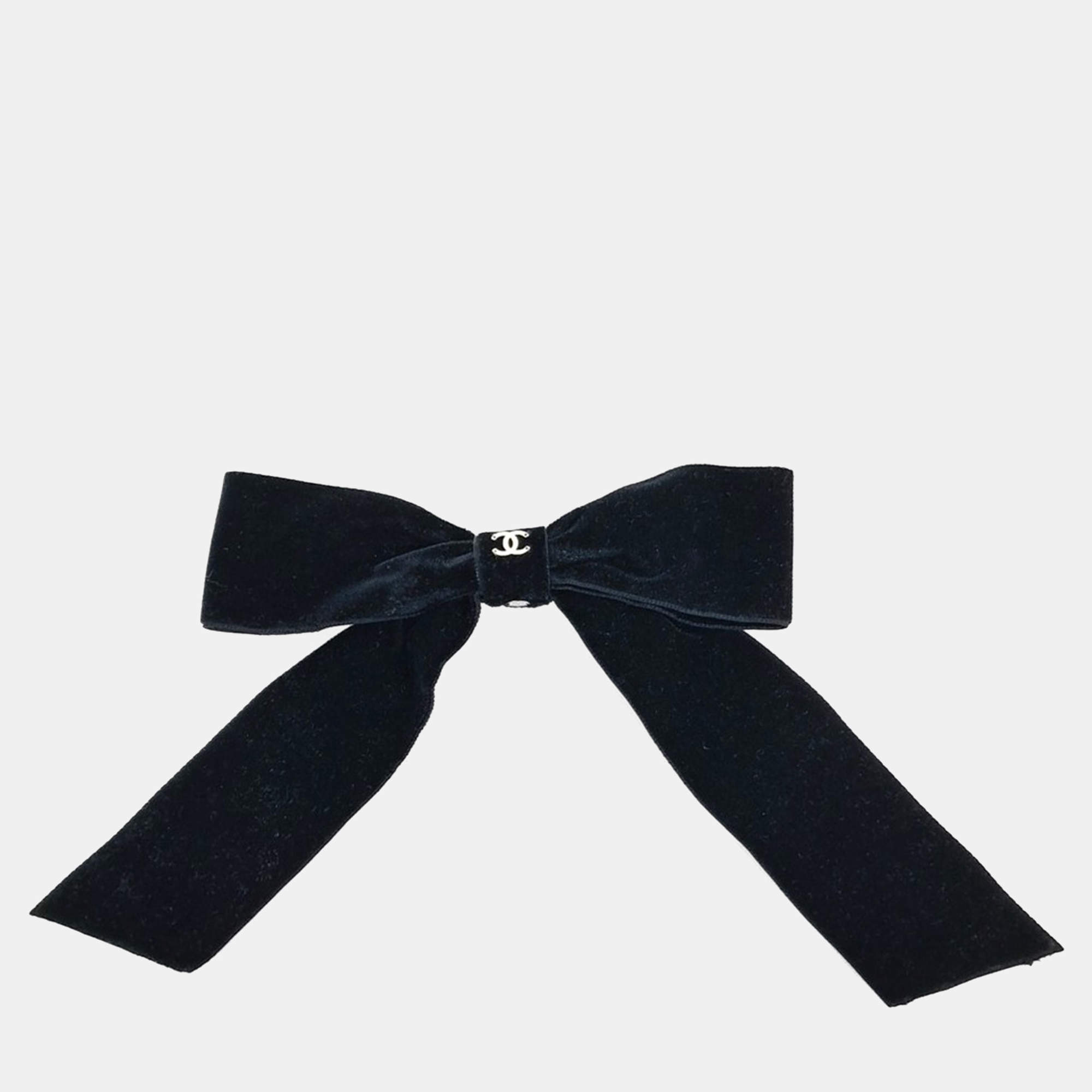 مملوكة مسبقًا Chanel Black velvet ribbon hairpin