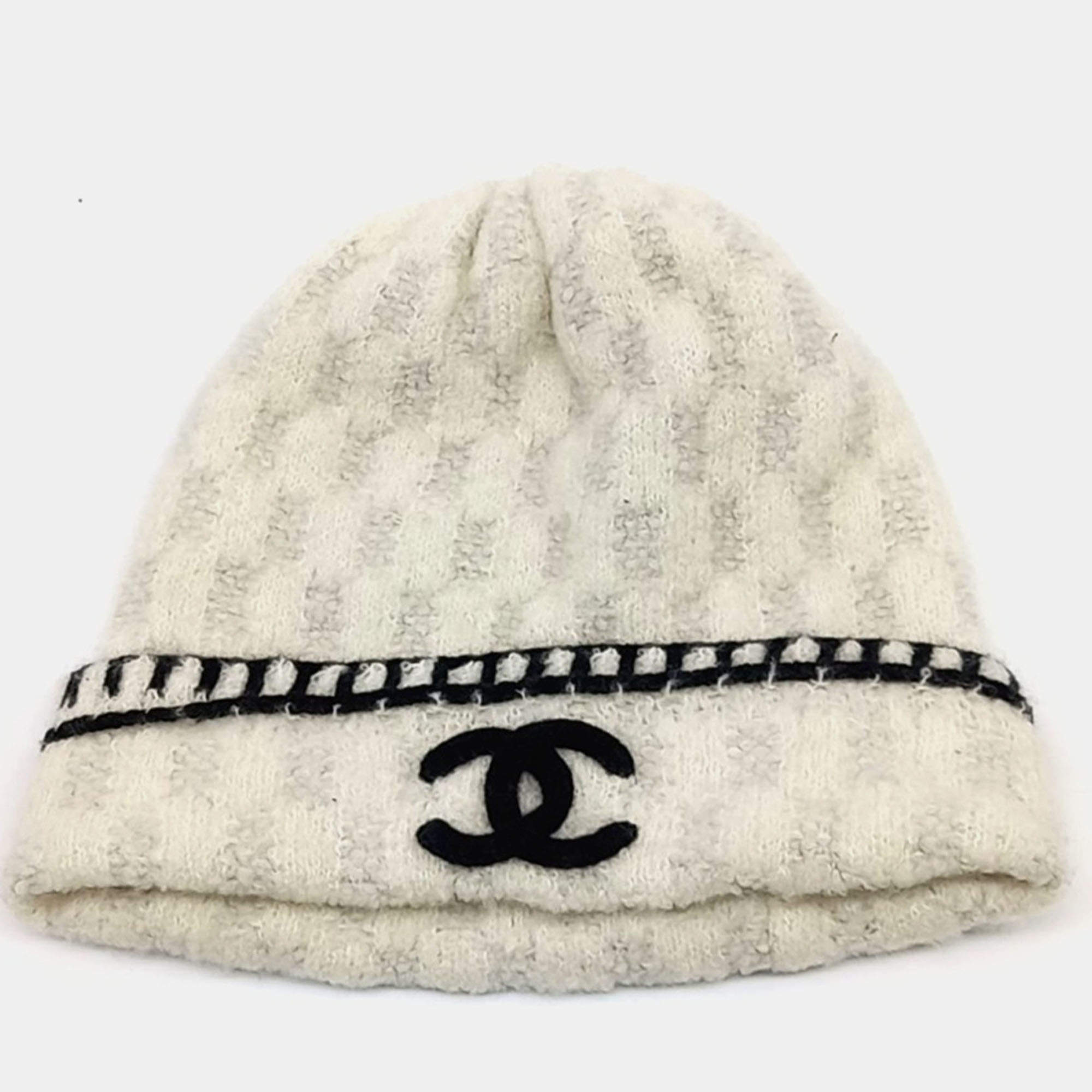 مملوكة مسبقًا Chanel Beige Beanie