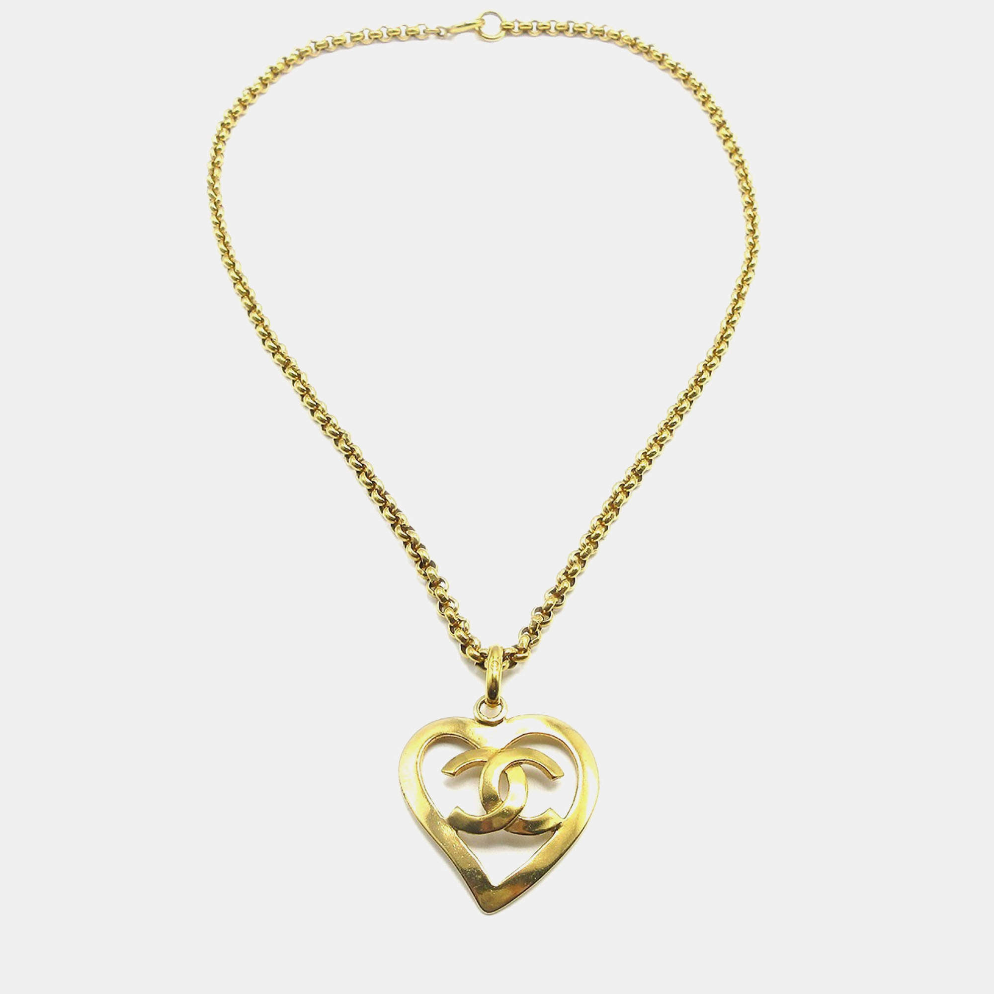Pre Owned Chanel Heart Chain Pendant Necklace Gold