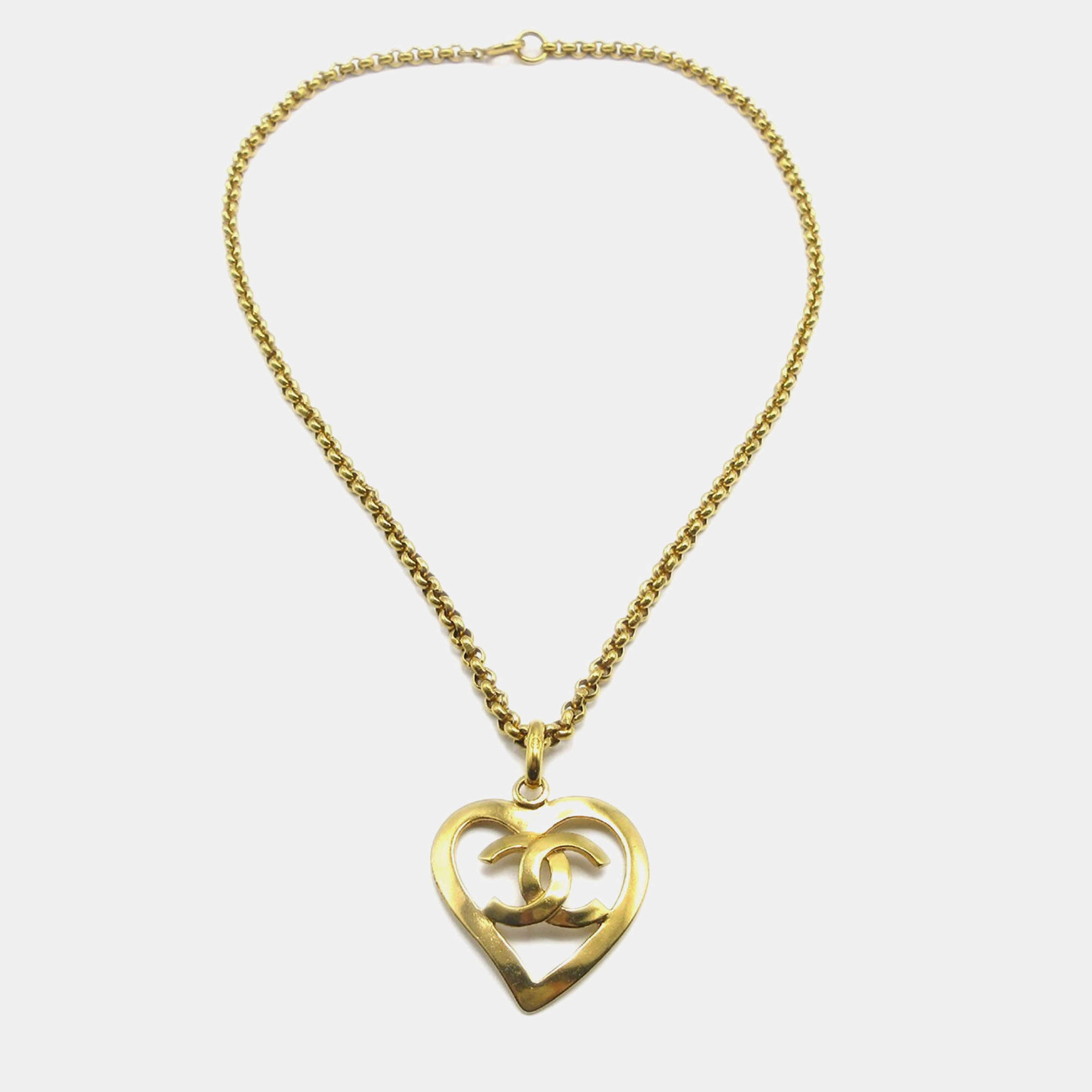 Pre Owned Chanel Heart Chain Pendant Necklace Gold