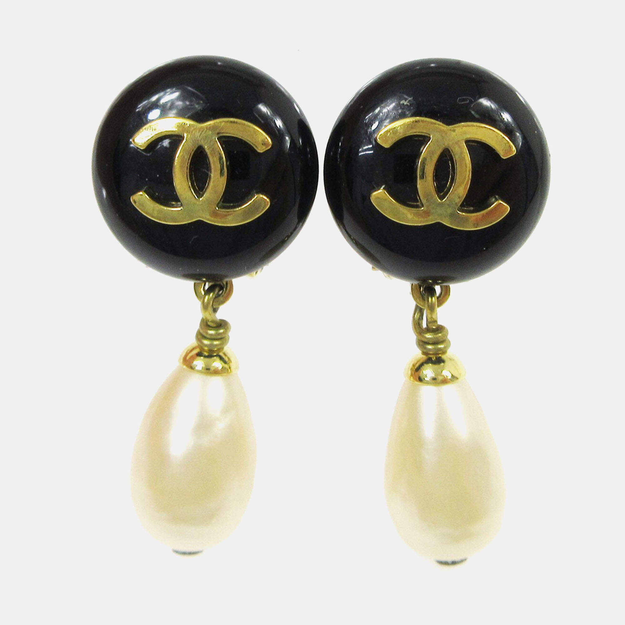 Pre Owned Chanel Artificial Pearl Dangle Earrings Clip-On Black White