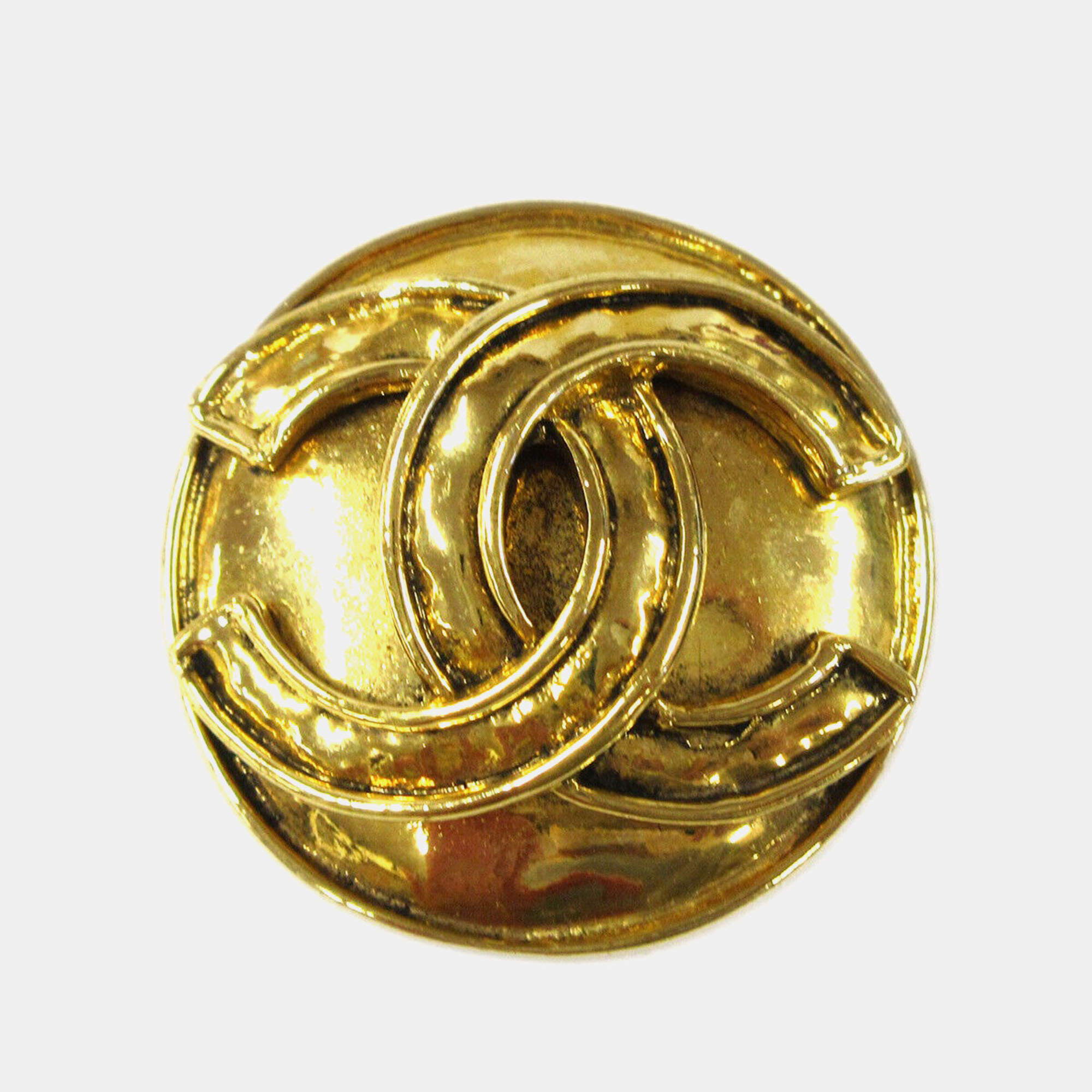 مملوكة مسبقًا Chanel Medallion Brooch Pin Gold