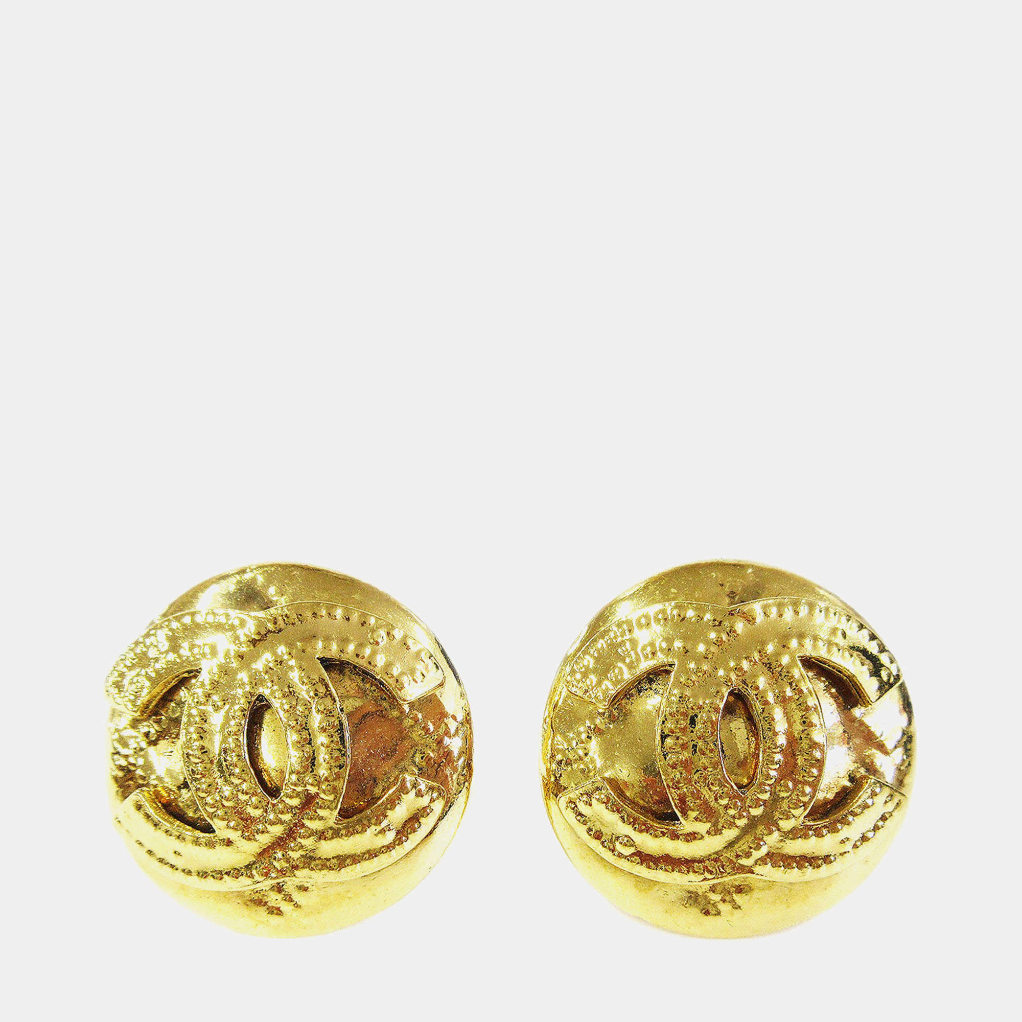 Pre Owned Chanel Button Earrings Clip-On Gold