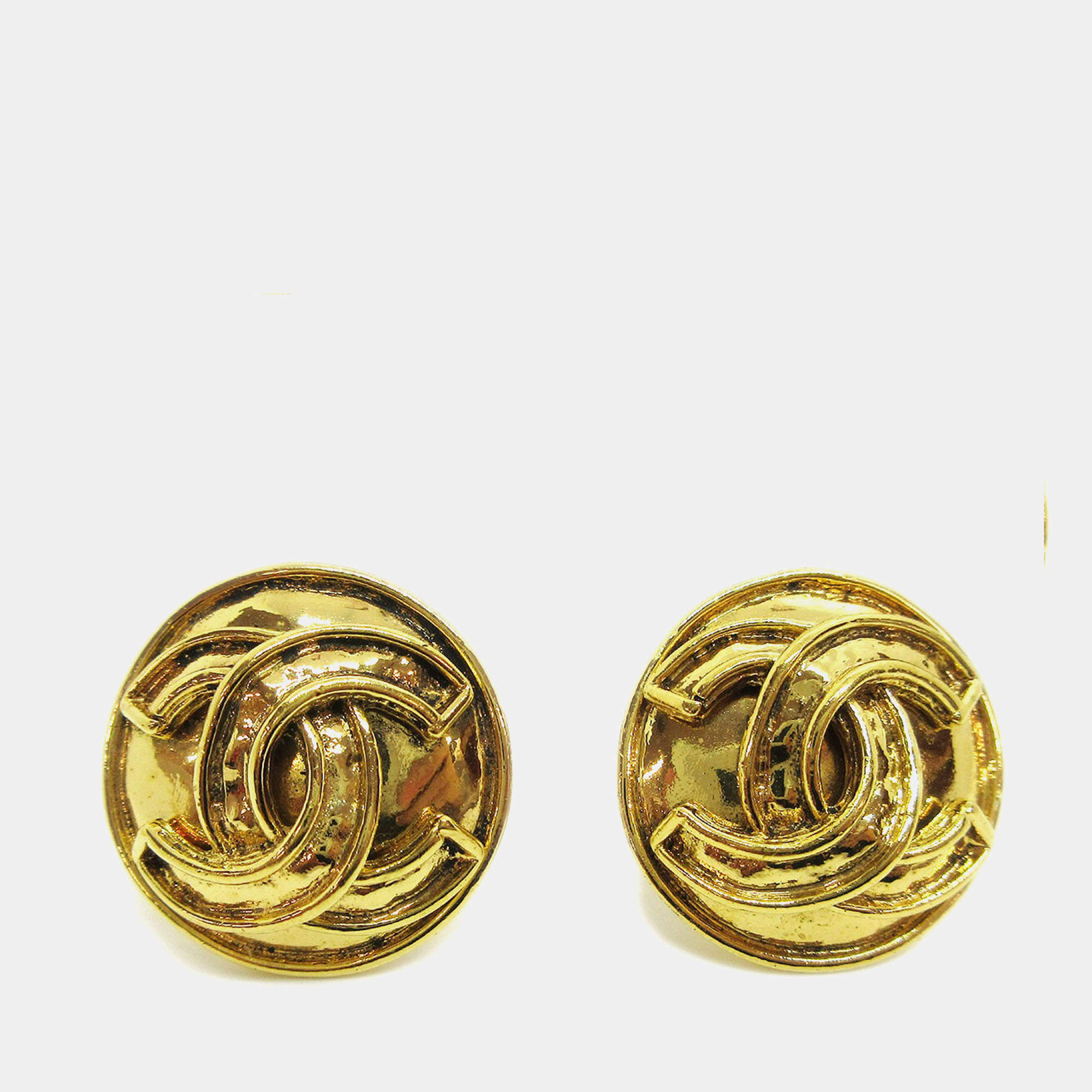 Pre Owned Chanel Button Earrings Clip-On Gold
