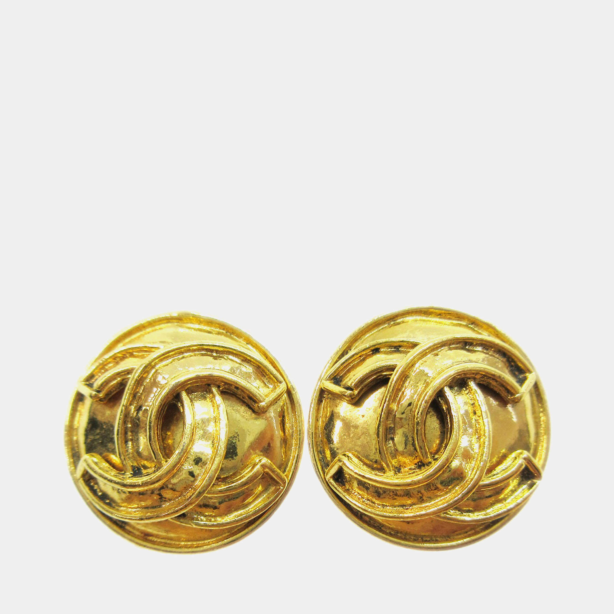Pre Owned Chanel Button Earrings Clip-On Gold