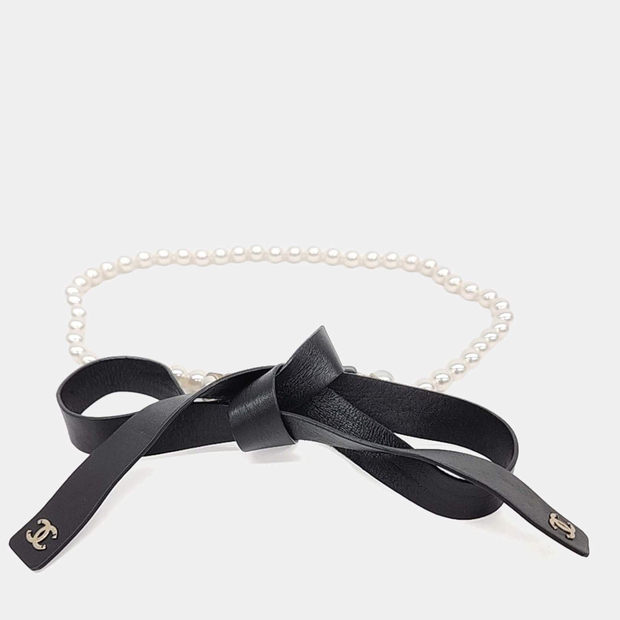 Chanel Black/White Leather CC Reversible Buckle Belt 75CM Chanel