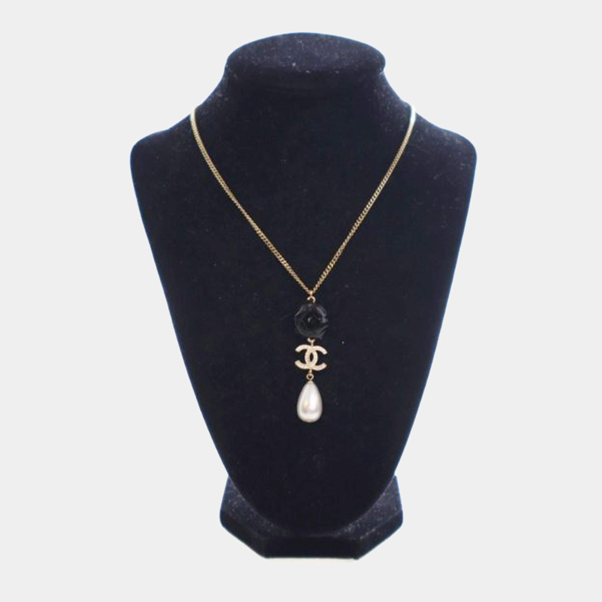 مملوكة مسبقًا Chanel Crystal Camellia Pearl Drop Necklace