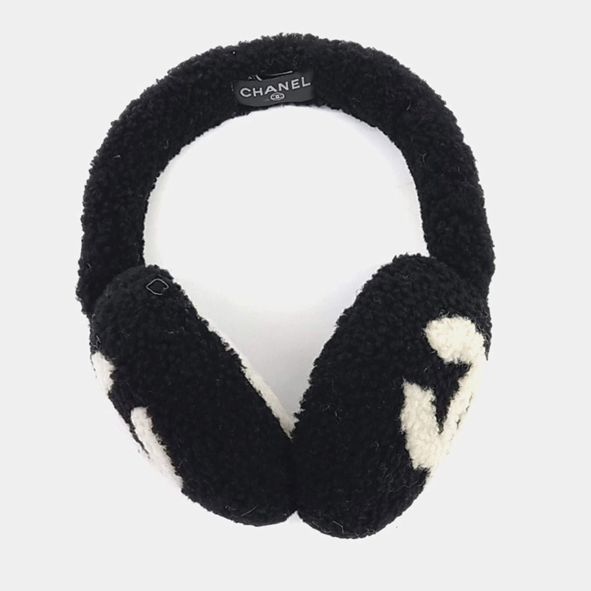 مملوكة مسبقًا Chanel Black earplugs