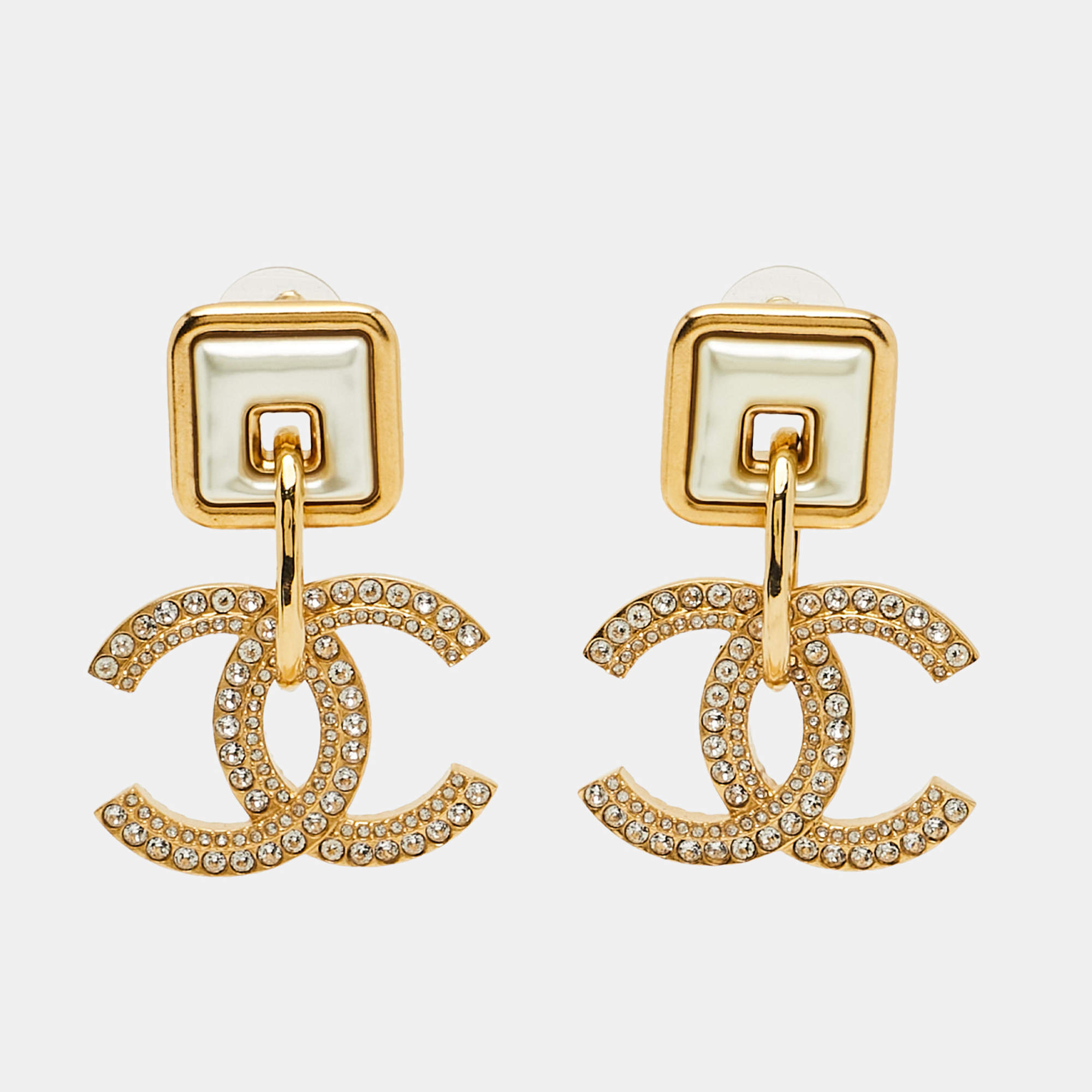مملوكة مسبقًا Chanel CC Resin Crystals Gold Tone Earrings
