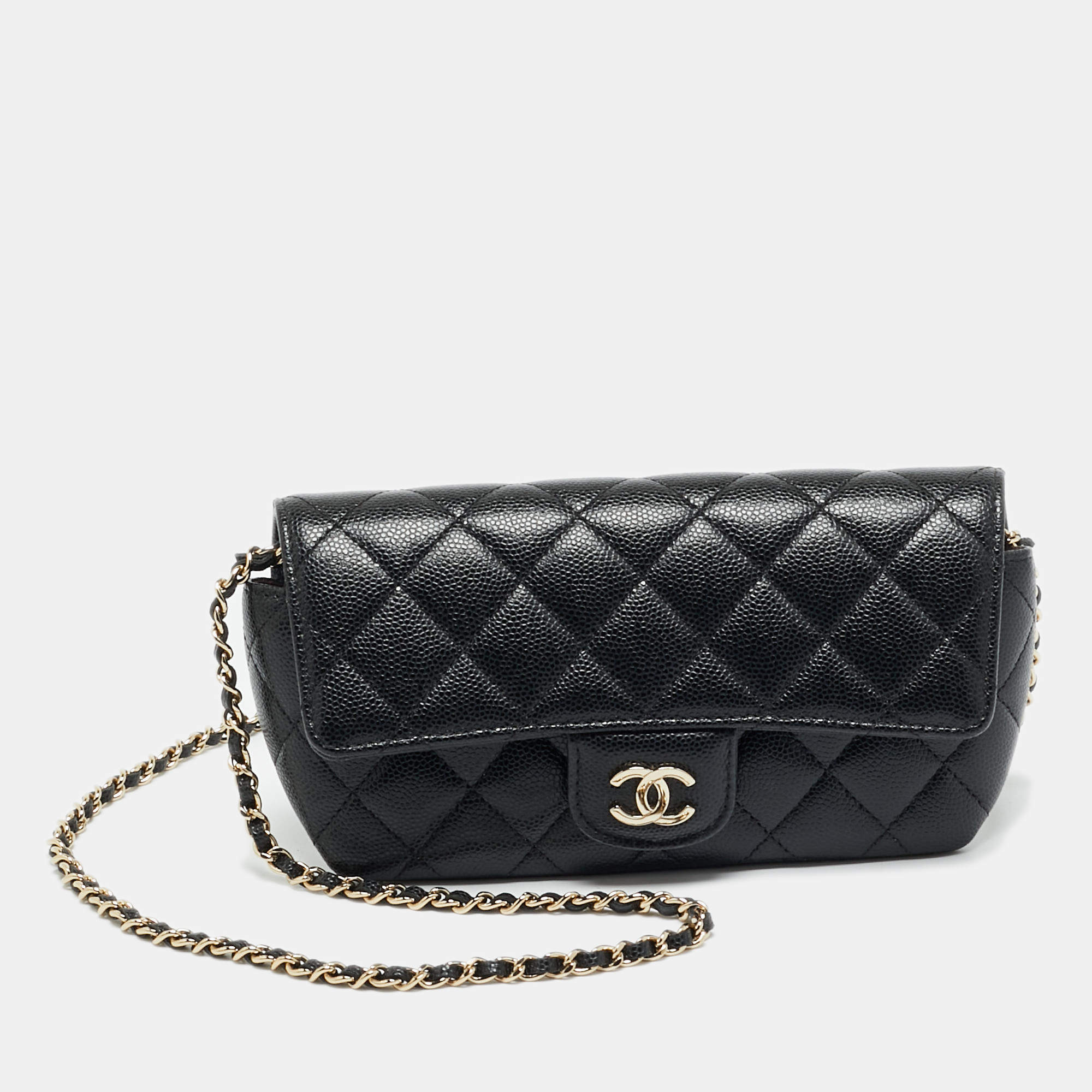 مملوكة مسبقًا Chanel CC Black Caviar Quilted Leather Glasses Case with Chain
