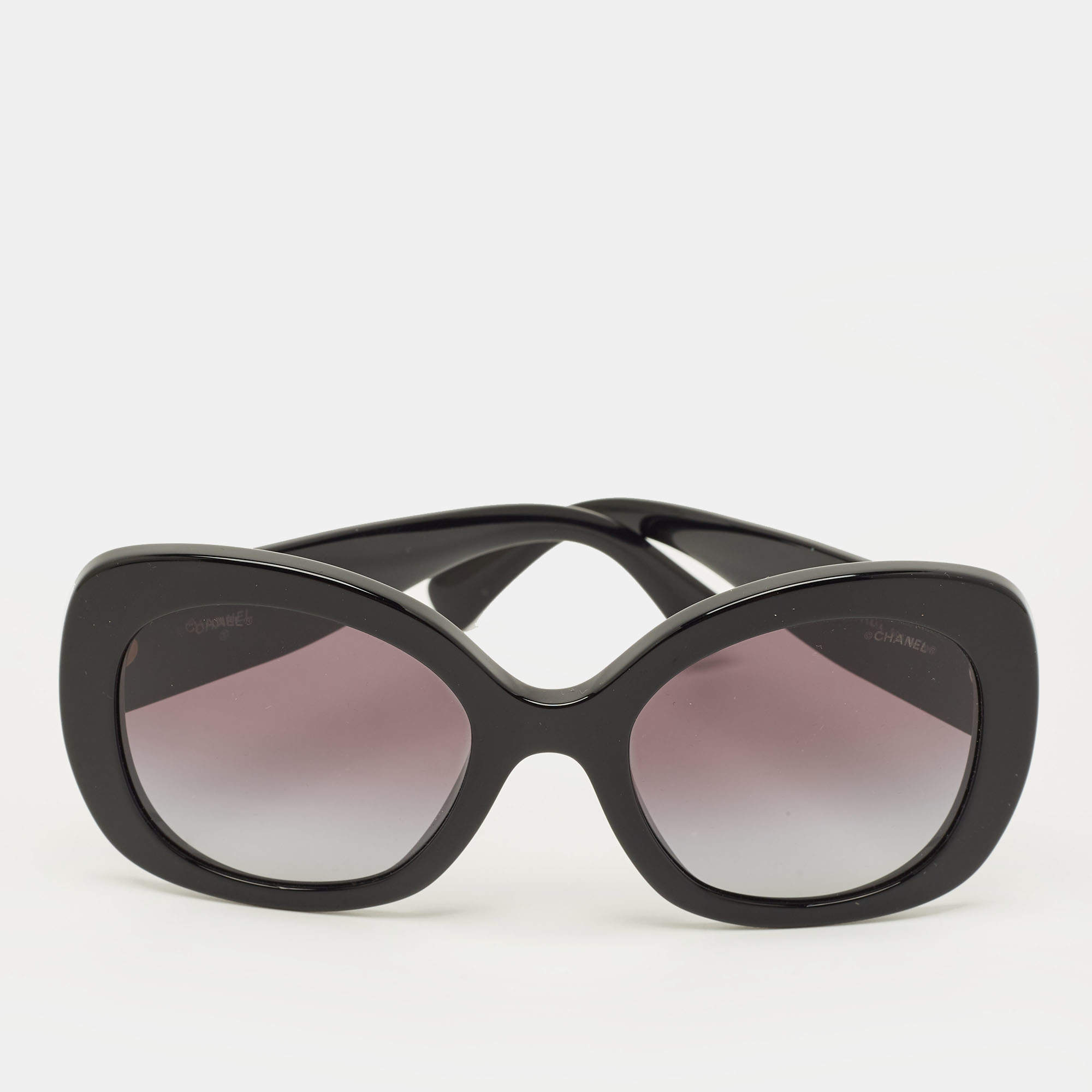 مملوكة مسبقًا نظارة شمسية شانيل 71414 لوجو كريستال مُتدرِّجة سوداء كبيرة الحجم