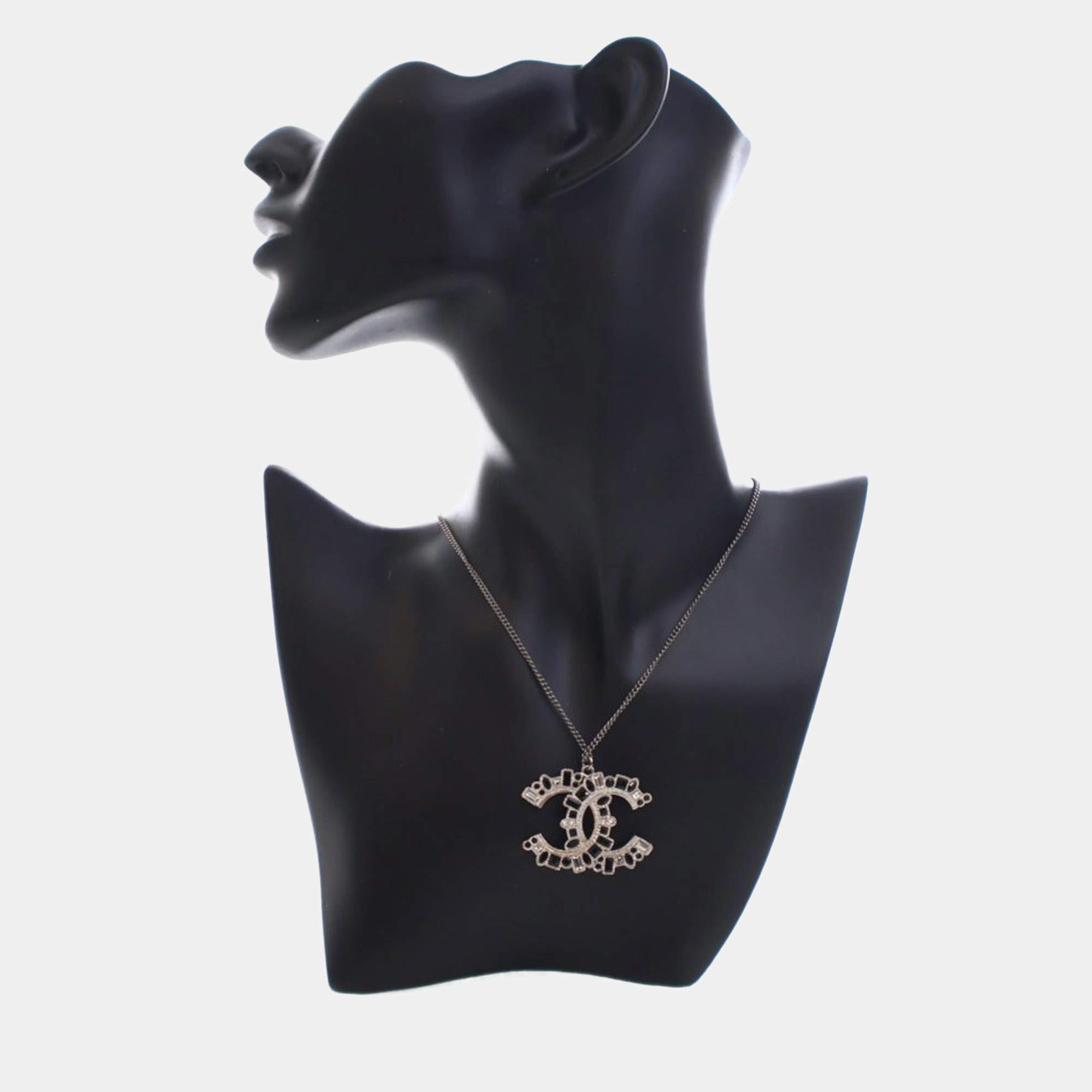 Pre Owned قلادة شانيل شارات الماركة CC كريستال