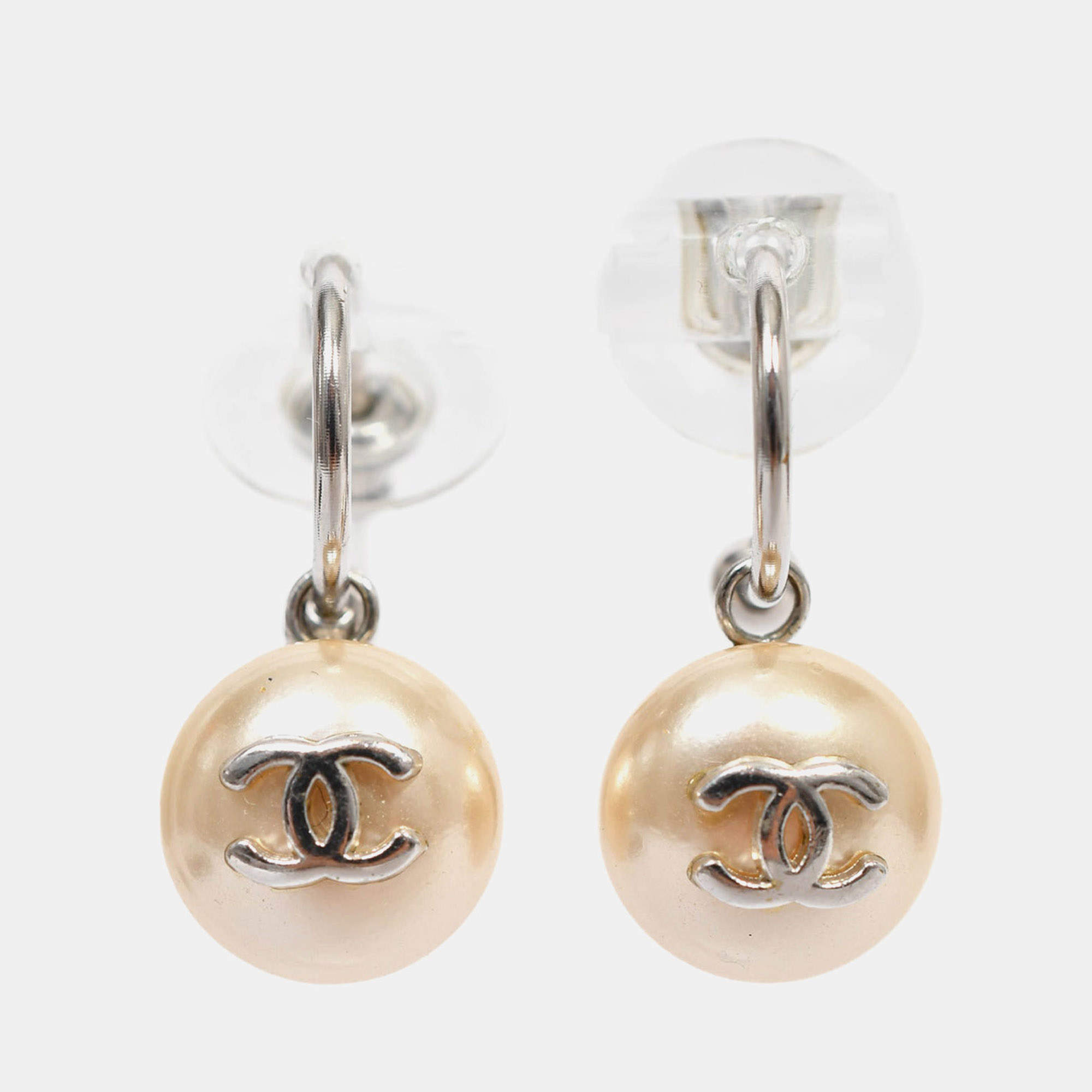Pre Owned Chanel 2000 Silver Toned Faux Pearl Drop Earrings