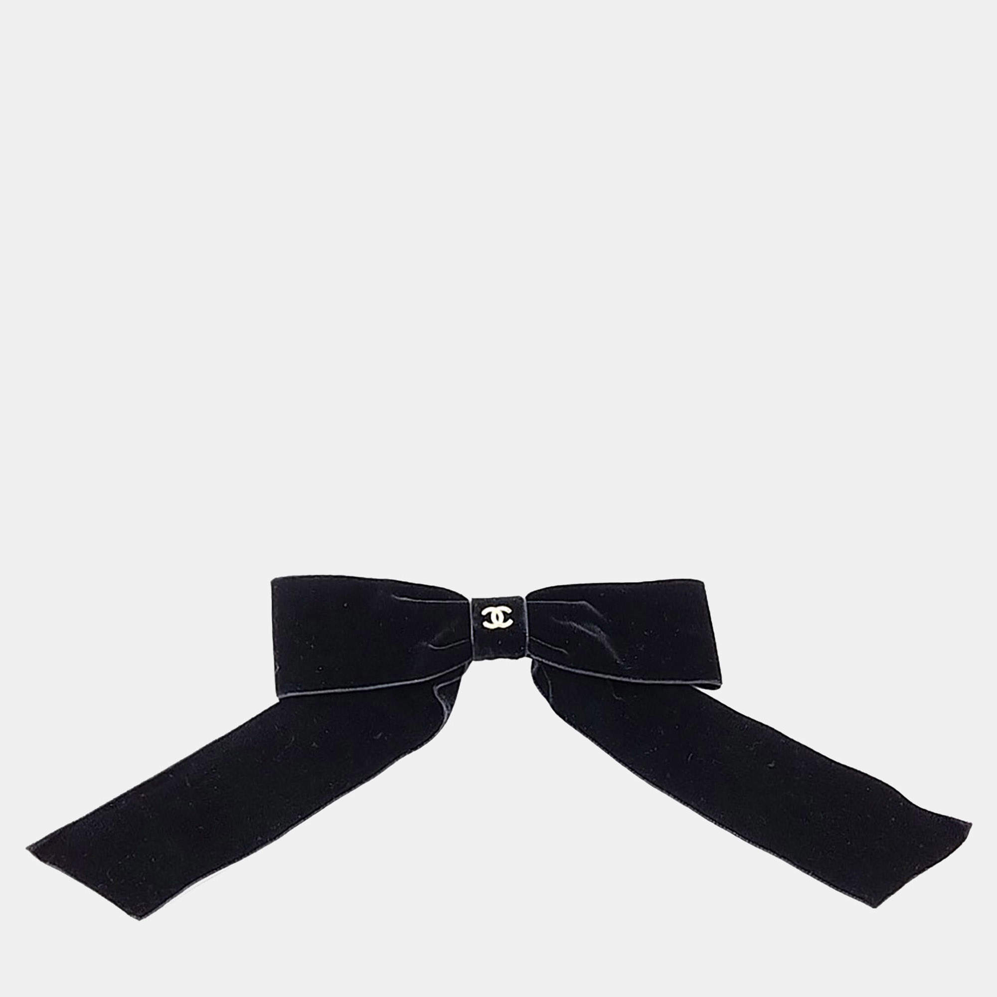 Pre Owned Chanel Black velvet ribbon hairpin