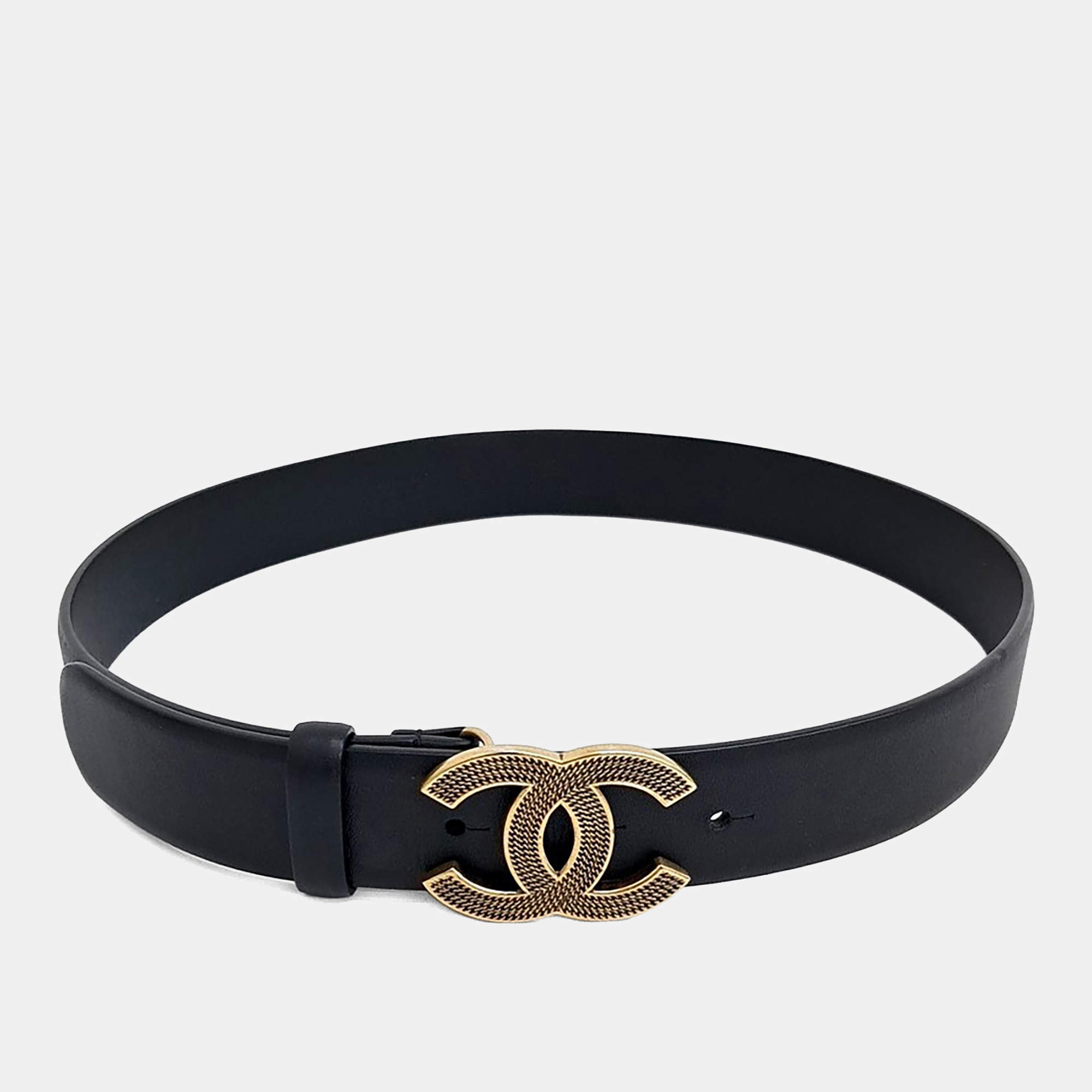 مملوكة مسبقًا Chanel logo belt