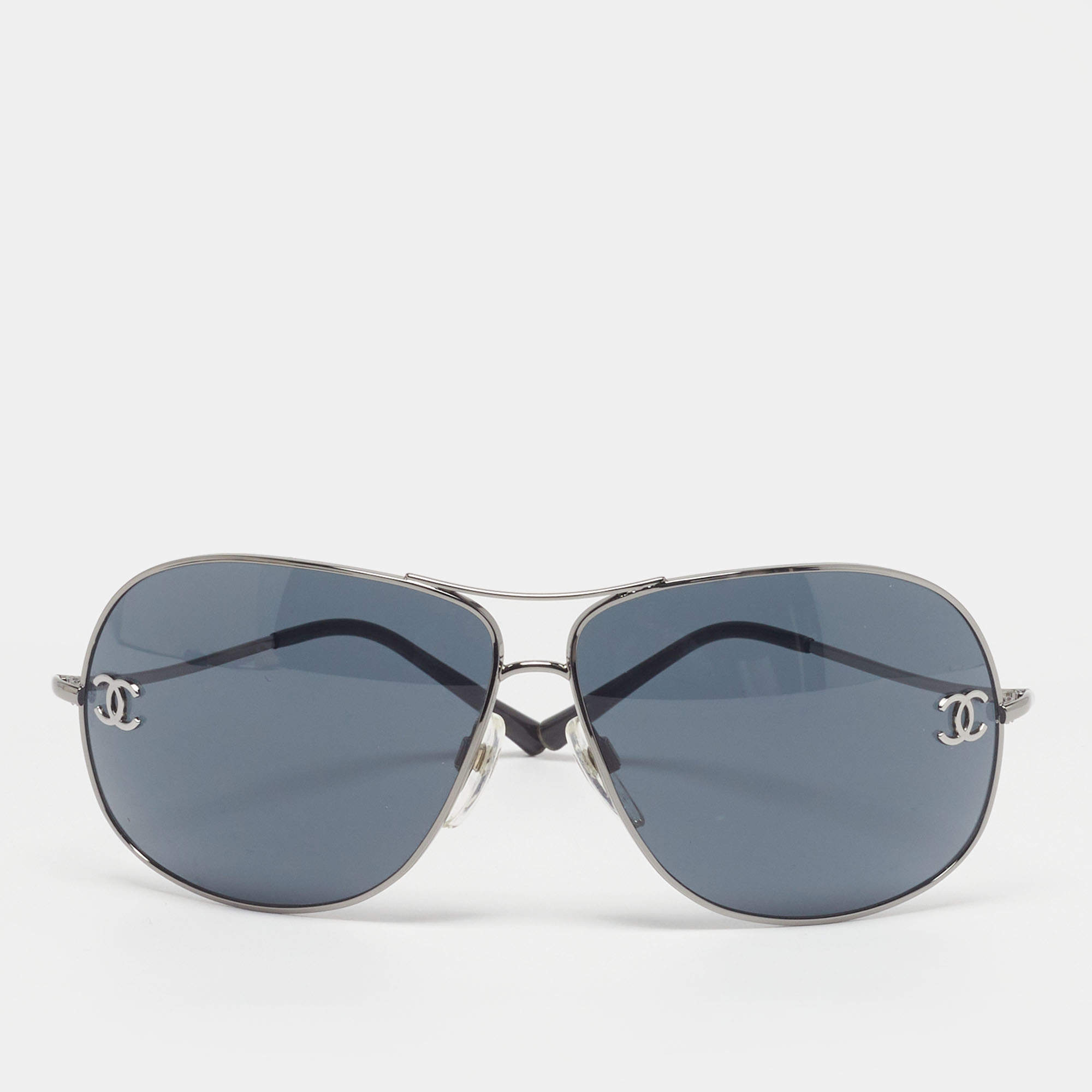 Pre Owned نظارة شمسية شانيل 4132 سي سي سوداء/فضية أفياتور