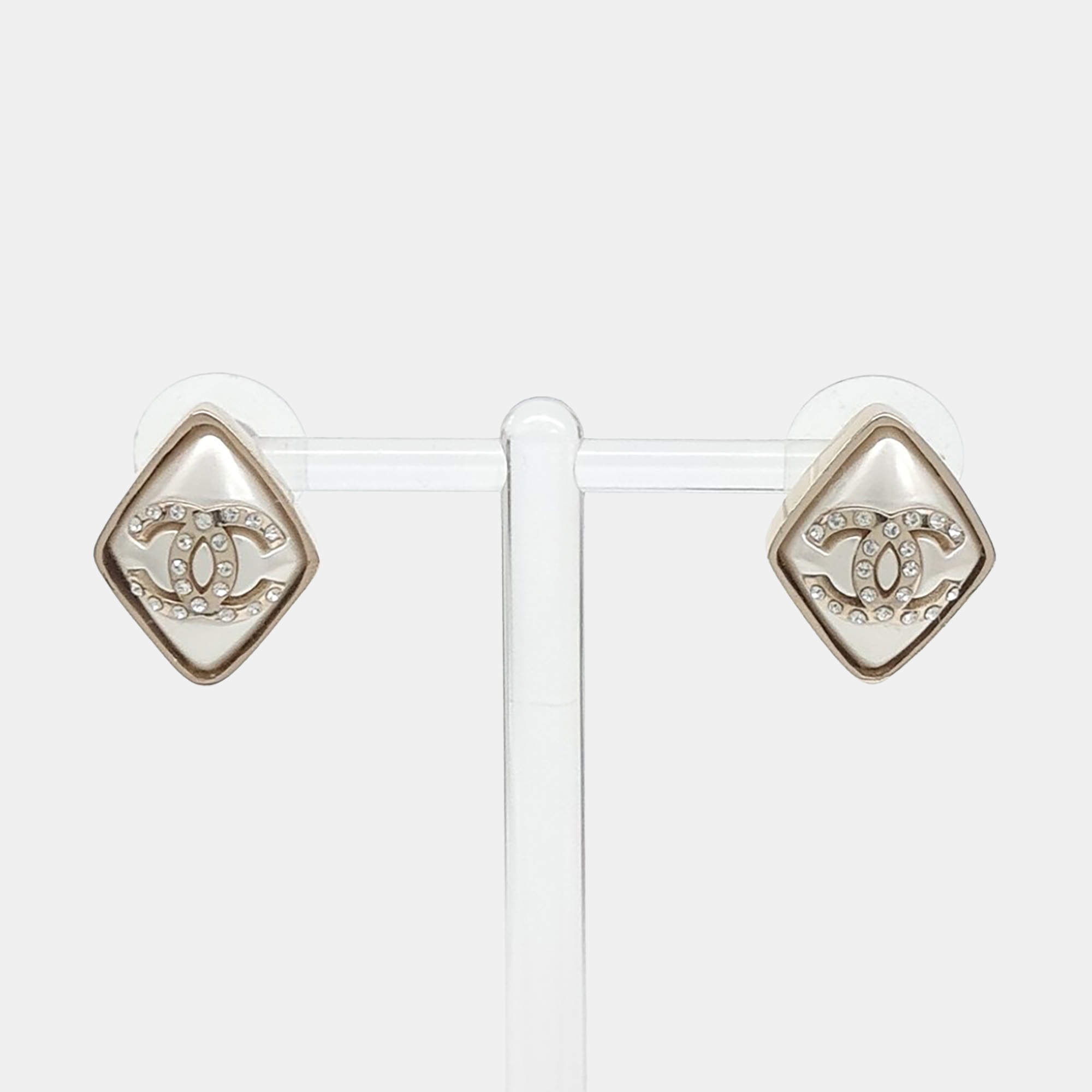 Pre Owned Chanel Gold Tone Earrings