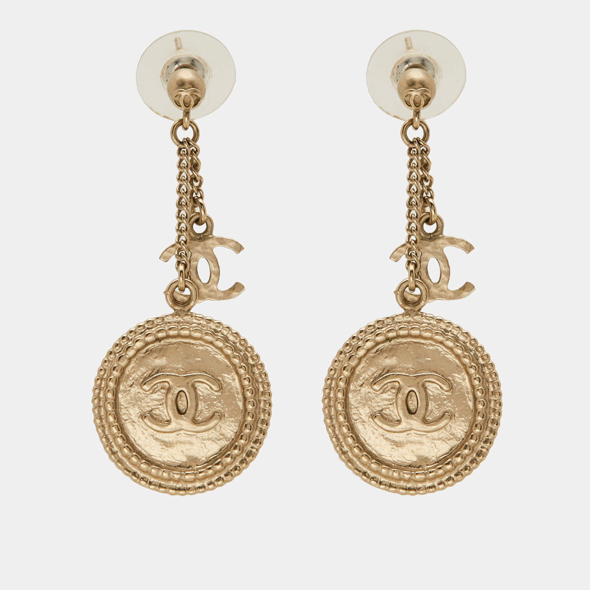 مملوكة مسبقًا Chanel CC Gold Tone Earrings