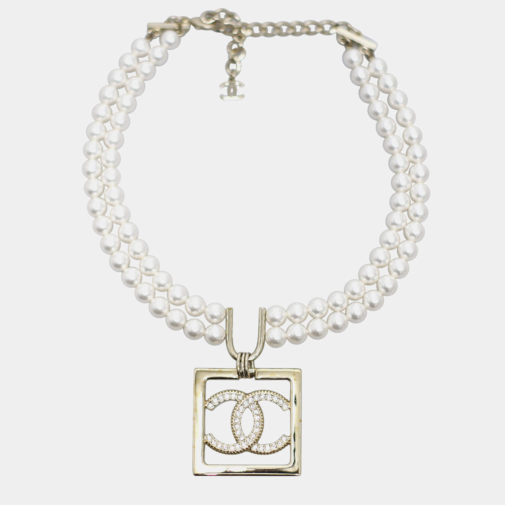 مملوكة مسبقًا قلادة شانيل سي سي لؤلؤ أبيض مربع بندانت شاوءهاذئهذ