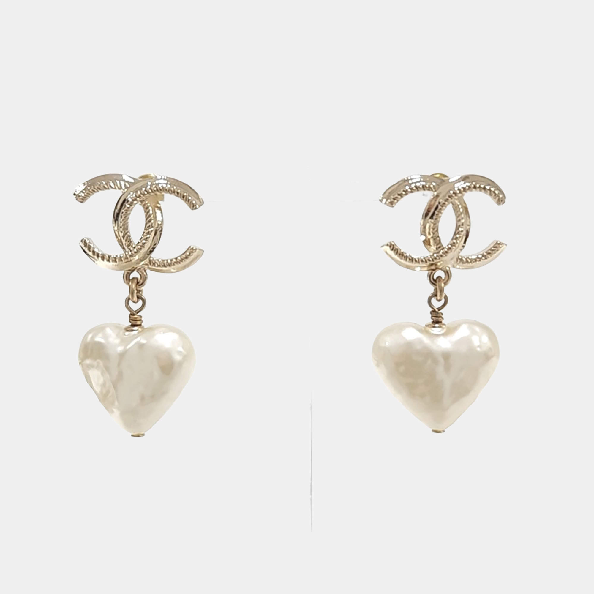 Pre Owned Chanel heart drop earrings