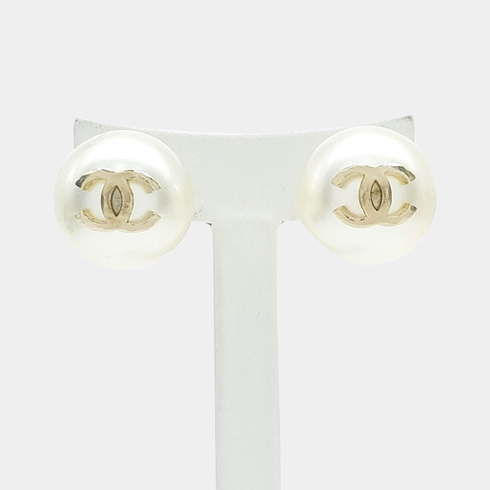 Pre Owned Chanel Metal Pearl Earrings