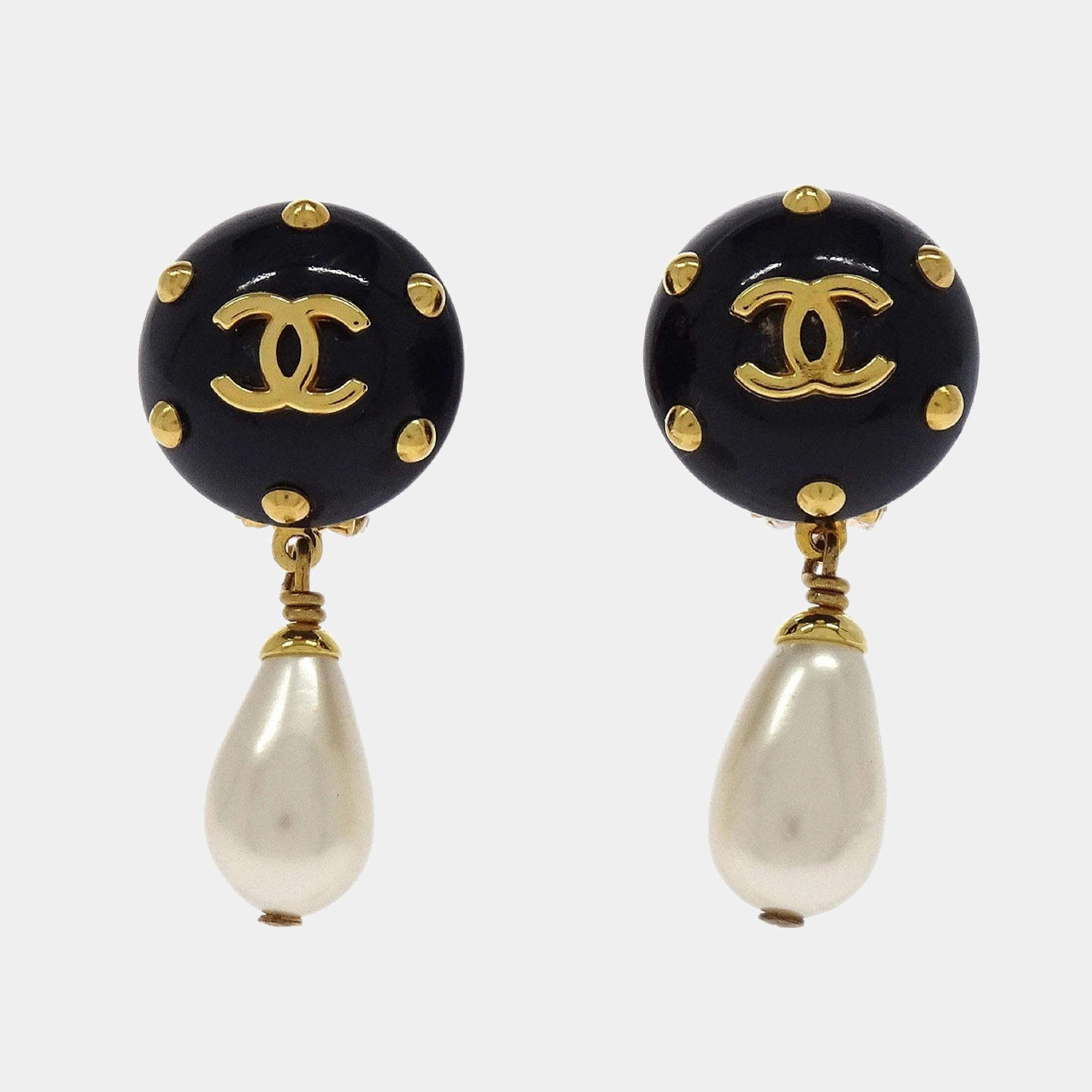 Pre Owned Chanel Artificial Pearl Dangle Earrings Clip-On Black White