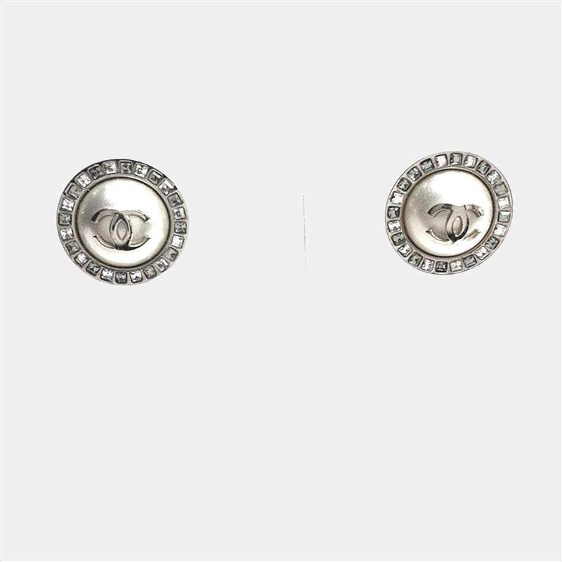 Pre Owned Chanel metal earrings