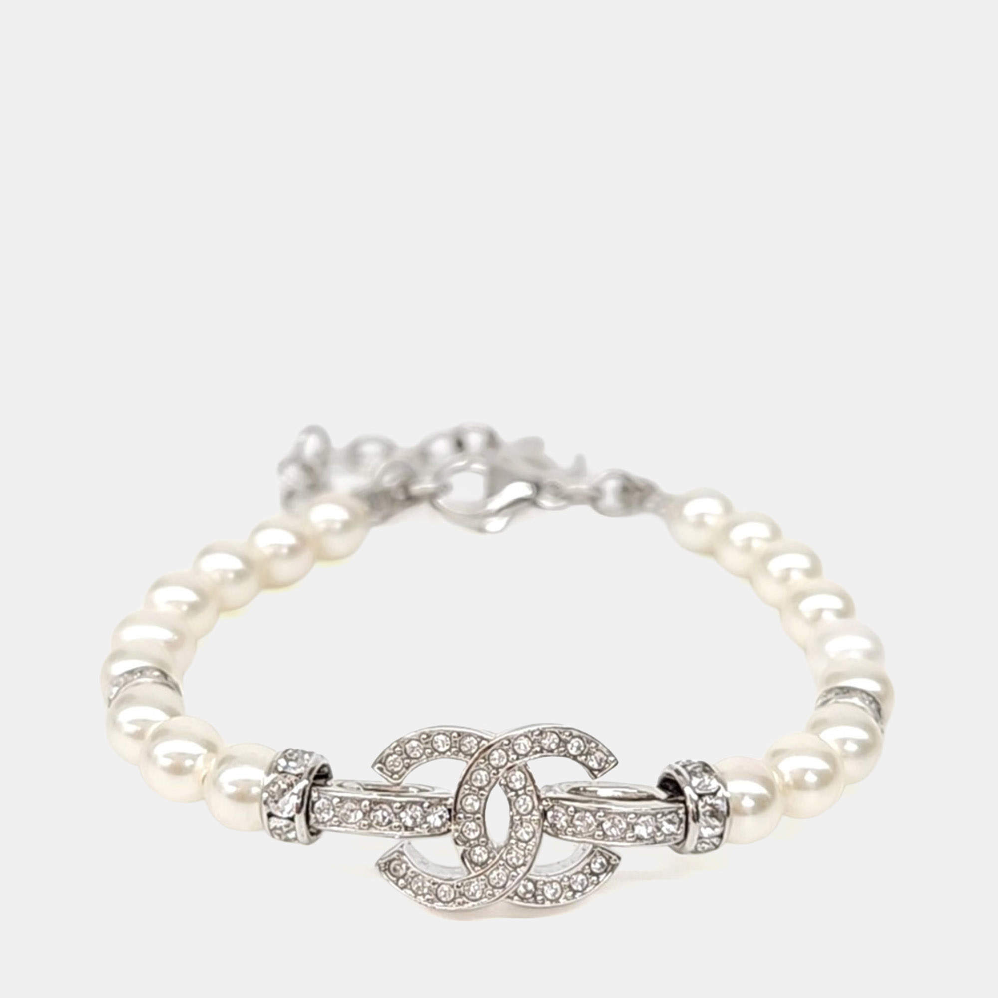 Pre Owned Chanel pearl bracelet