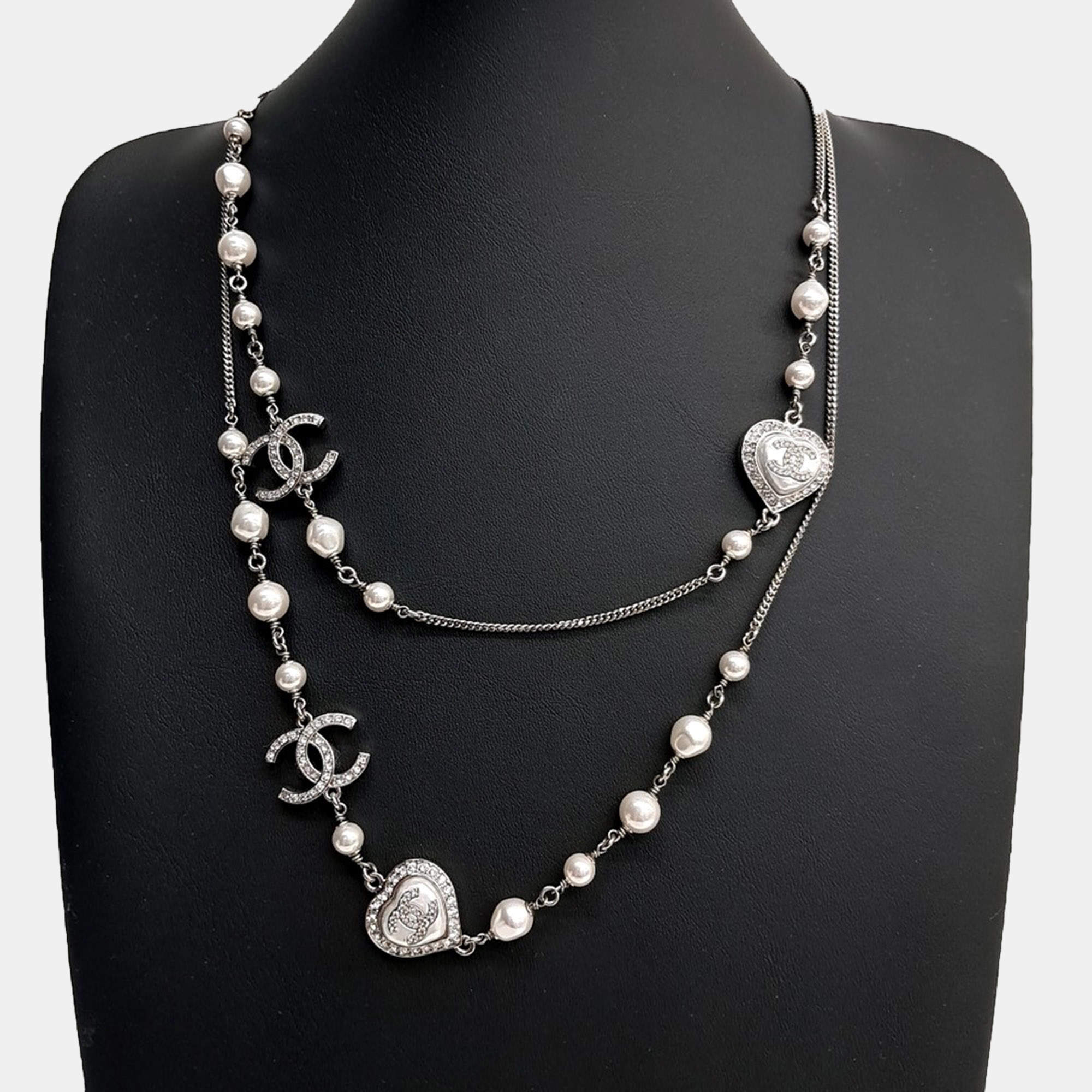 Pre Owned Chanel metal necklace