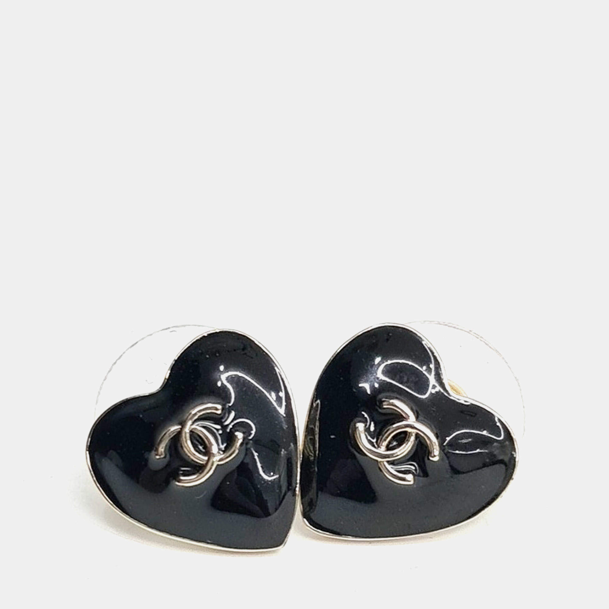 مملوكة مسبقًا Chanel metal earrings