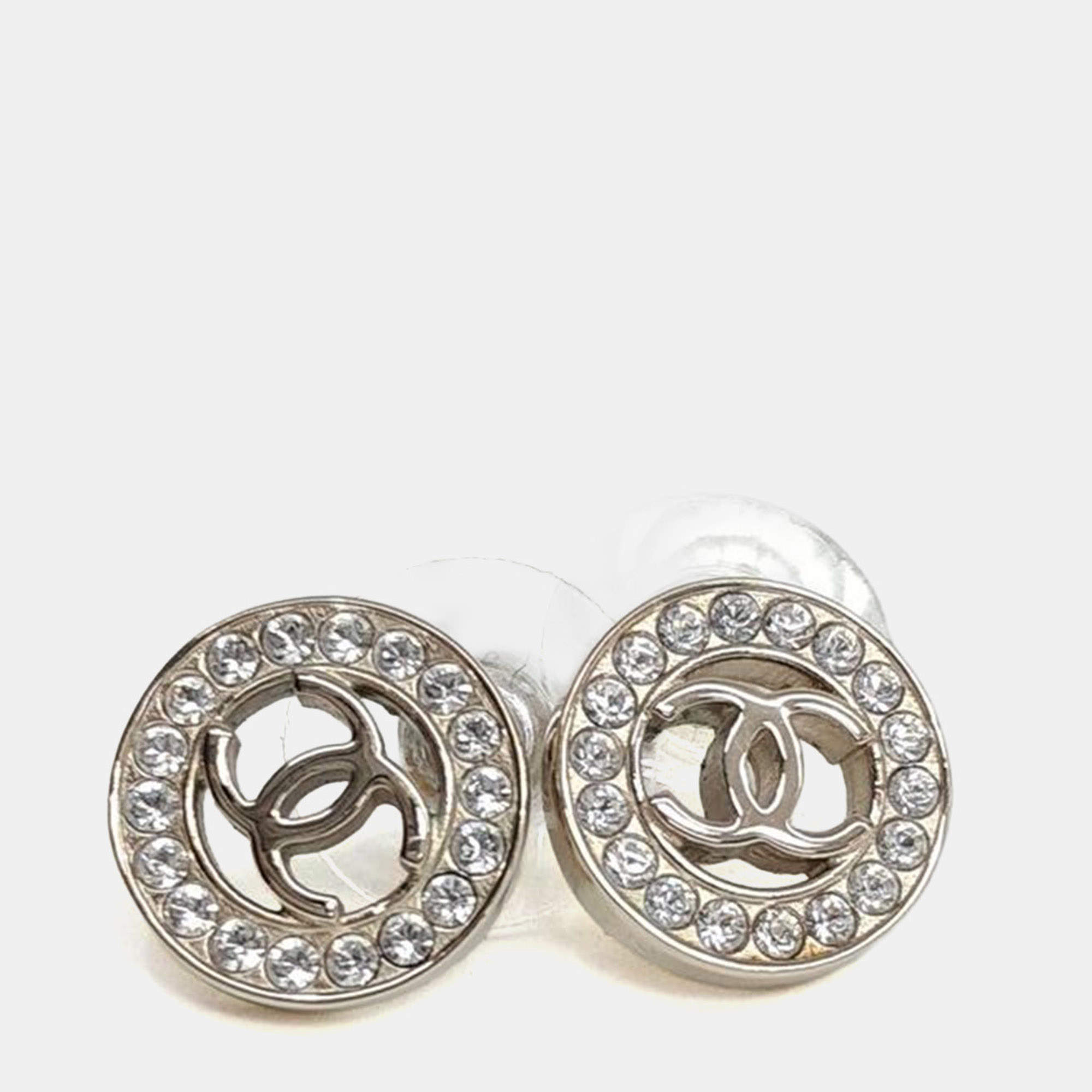مملوكة مسبقًا Chanel metal earrings