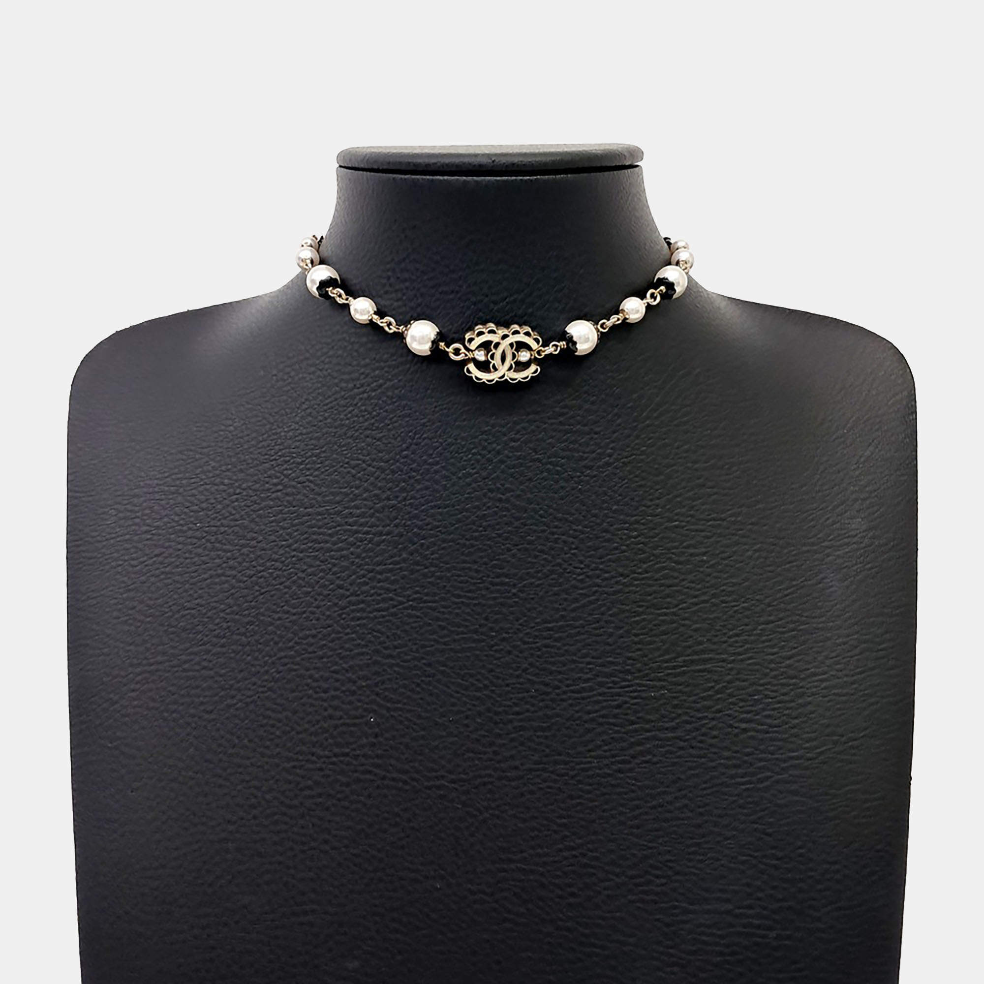 مملوكة مسبقًا Chanel Metal necklace