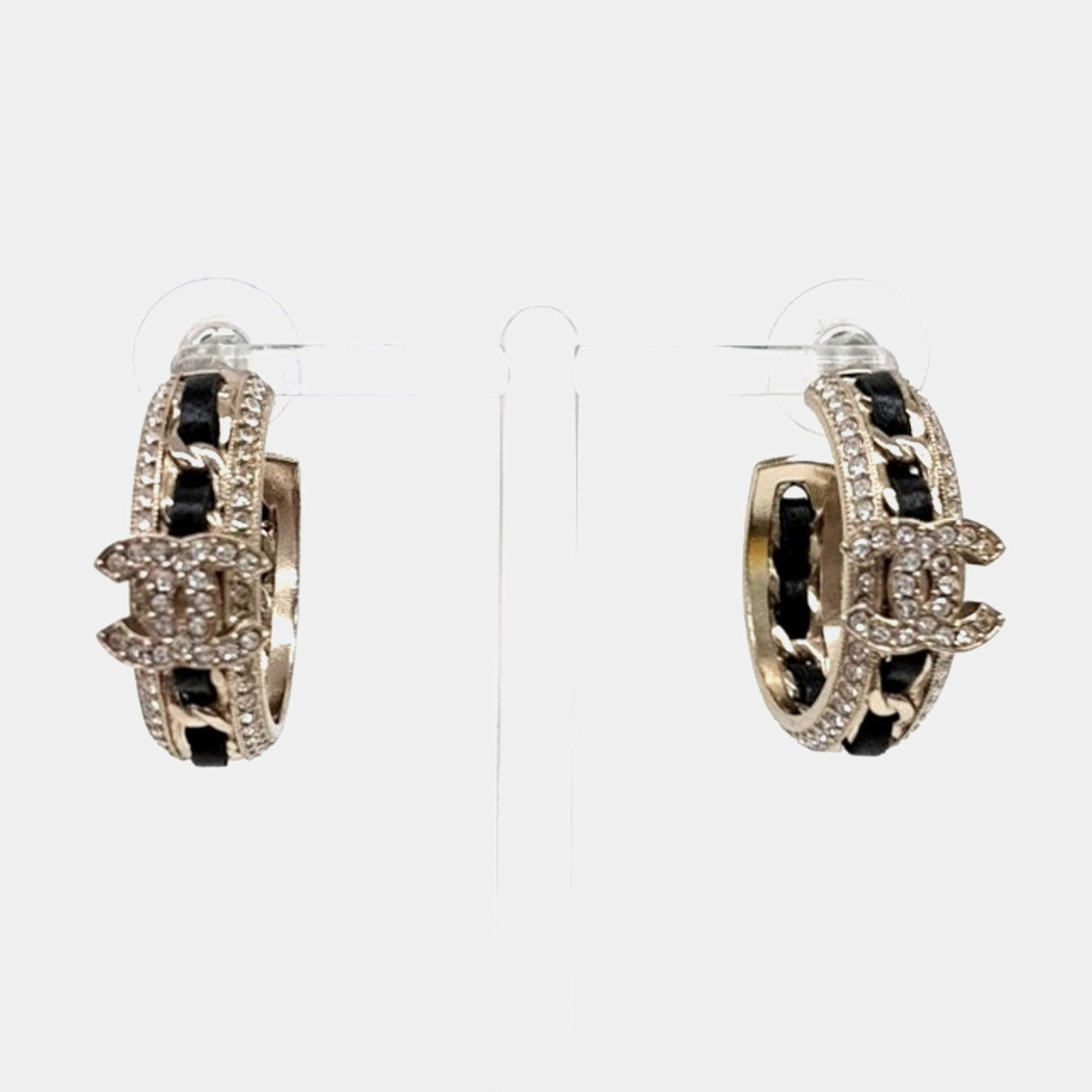 Pre Owned Chanel Gold Tone Earrings