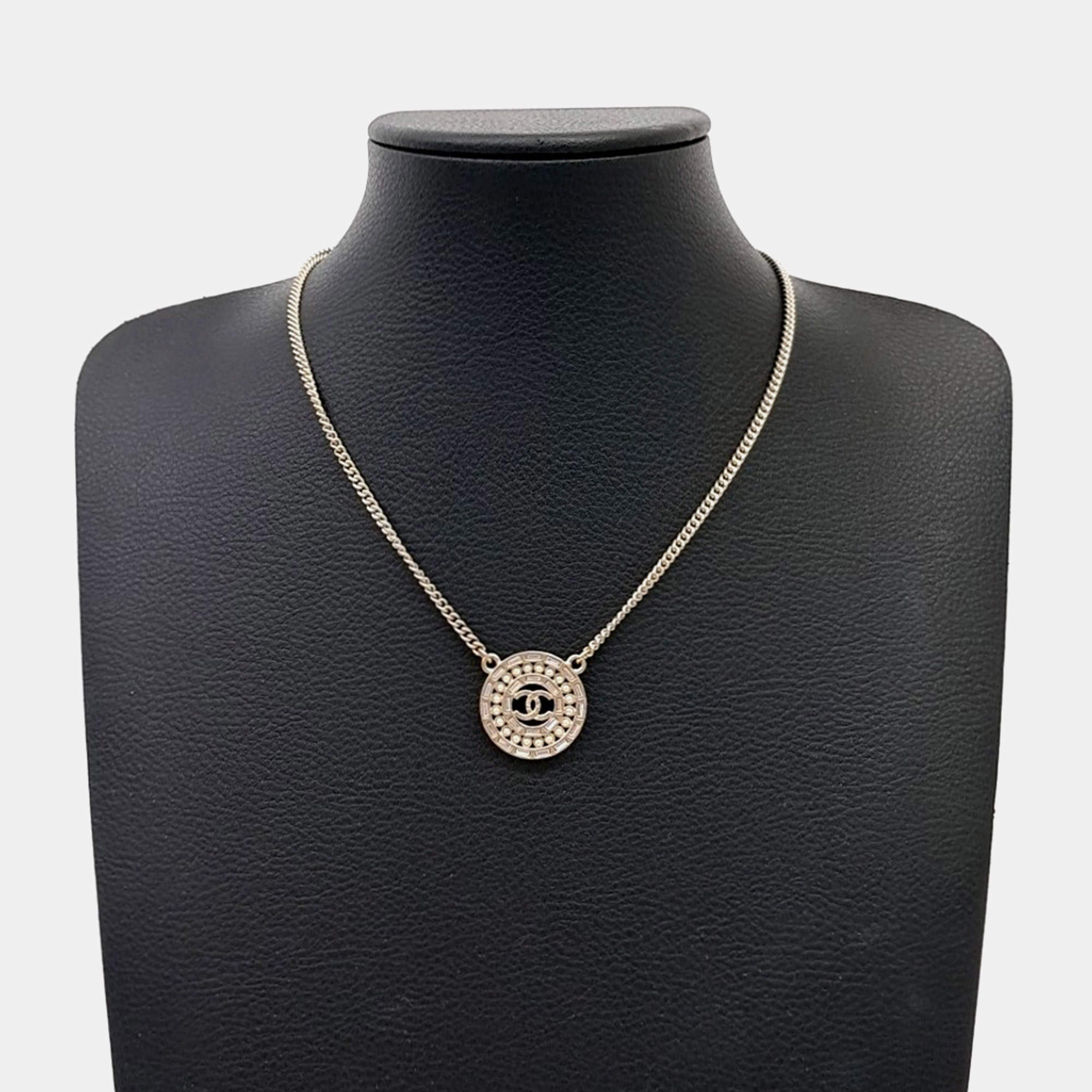 Pre Owned Chanel Gold Tone Necklace