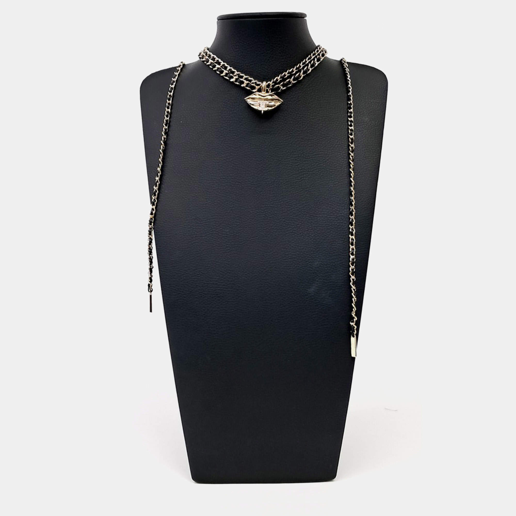 Pre Owned Chanel Black/Gold Leather Chain Necklace