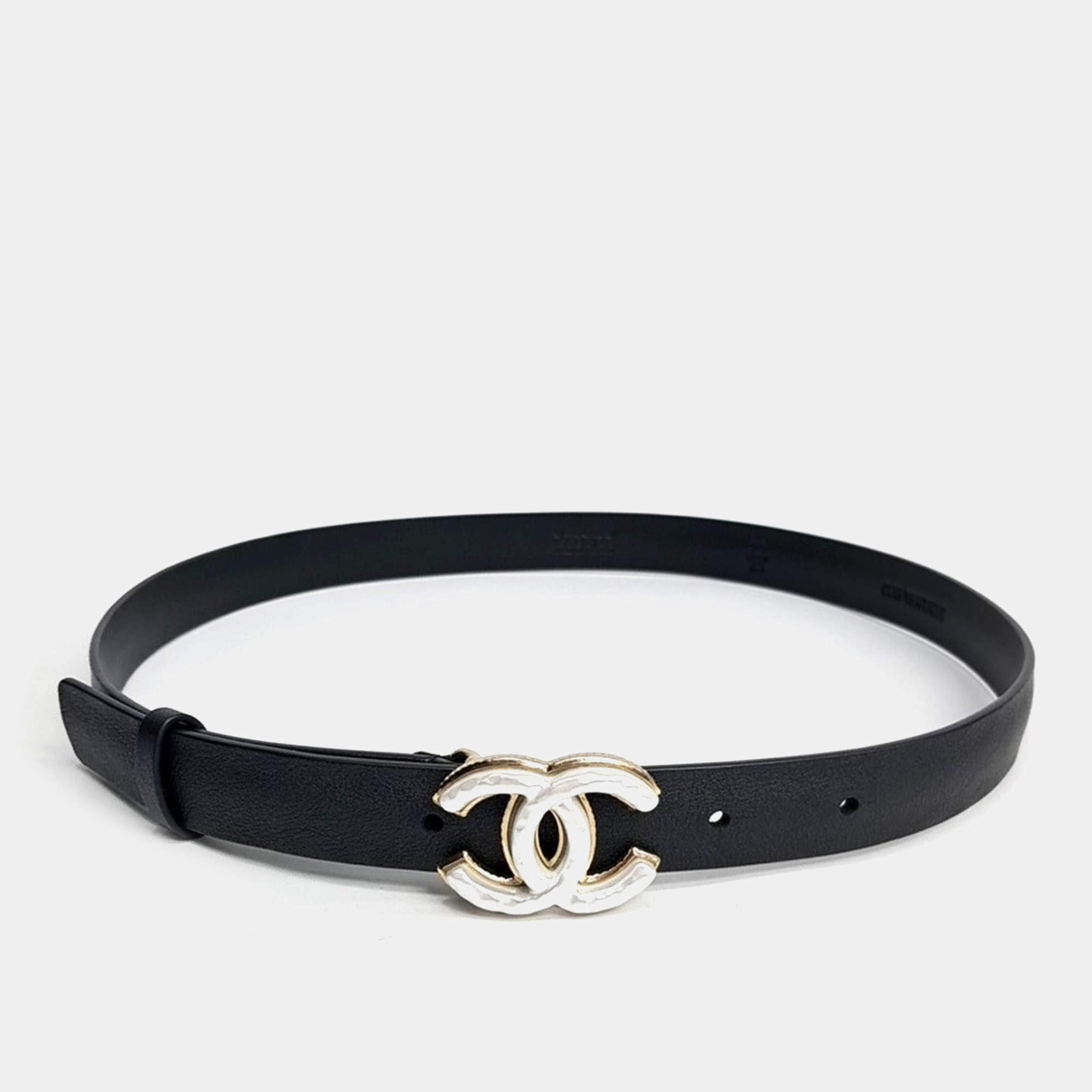 مملوكة مسبقًا Chanel logo belt