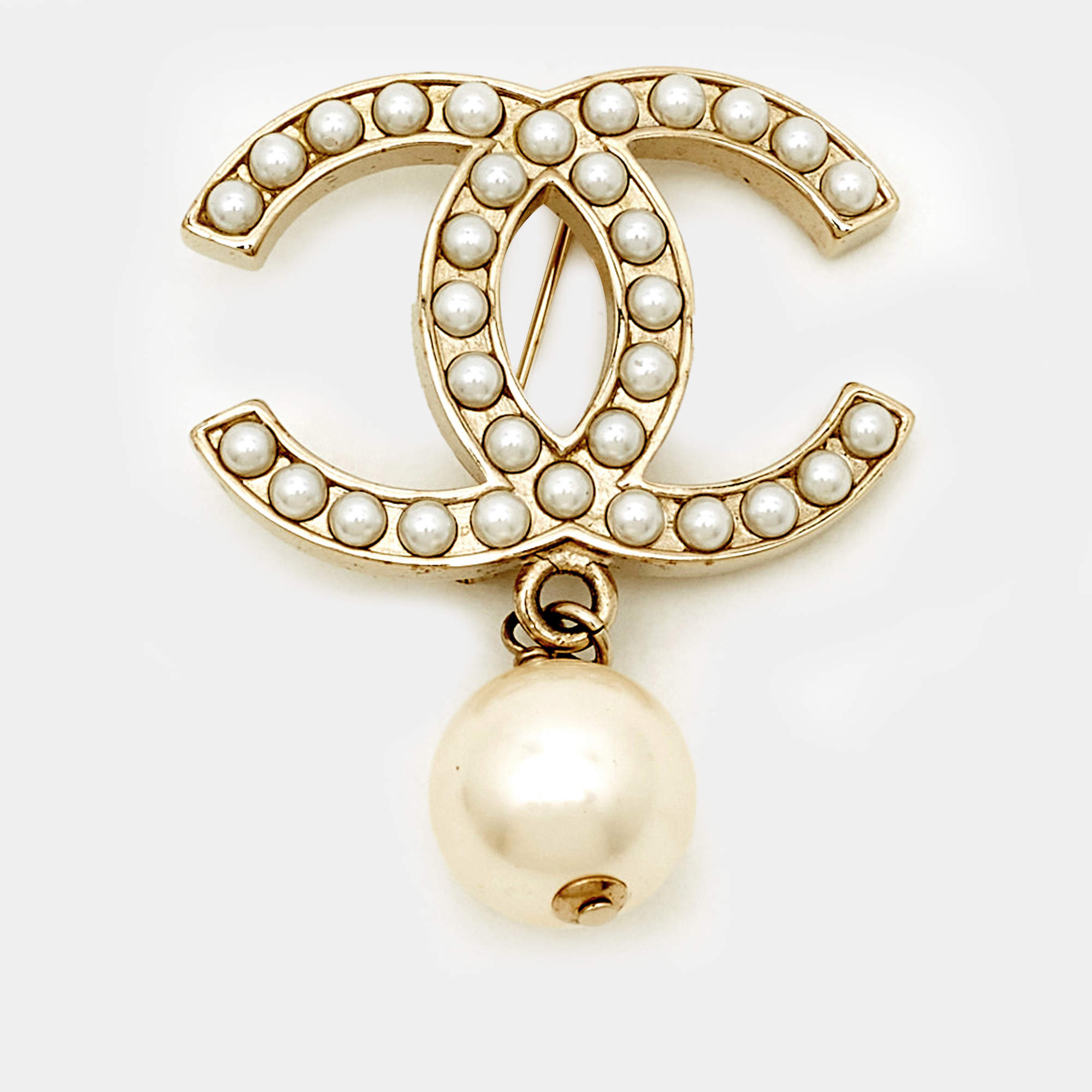 Pre Owned Chanel CC Faux Pearls Gold Tone Brooch