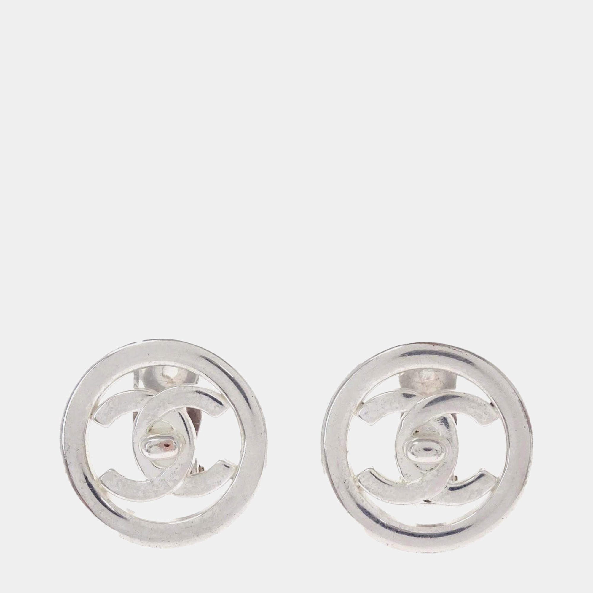 Pre Owned Chanel Turnlock Button 97P Silver -Tone Metal Women's Clip -On Earrings