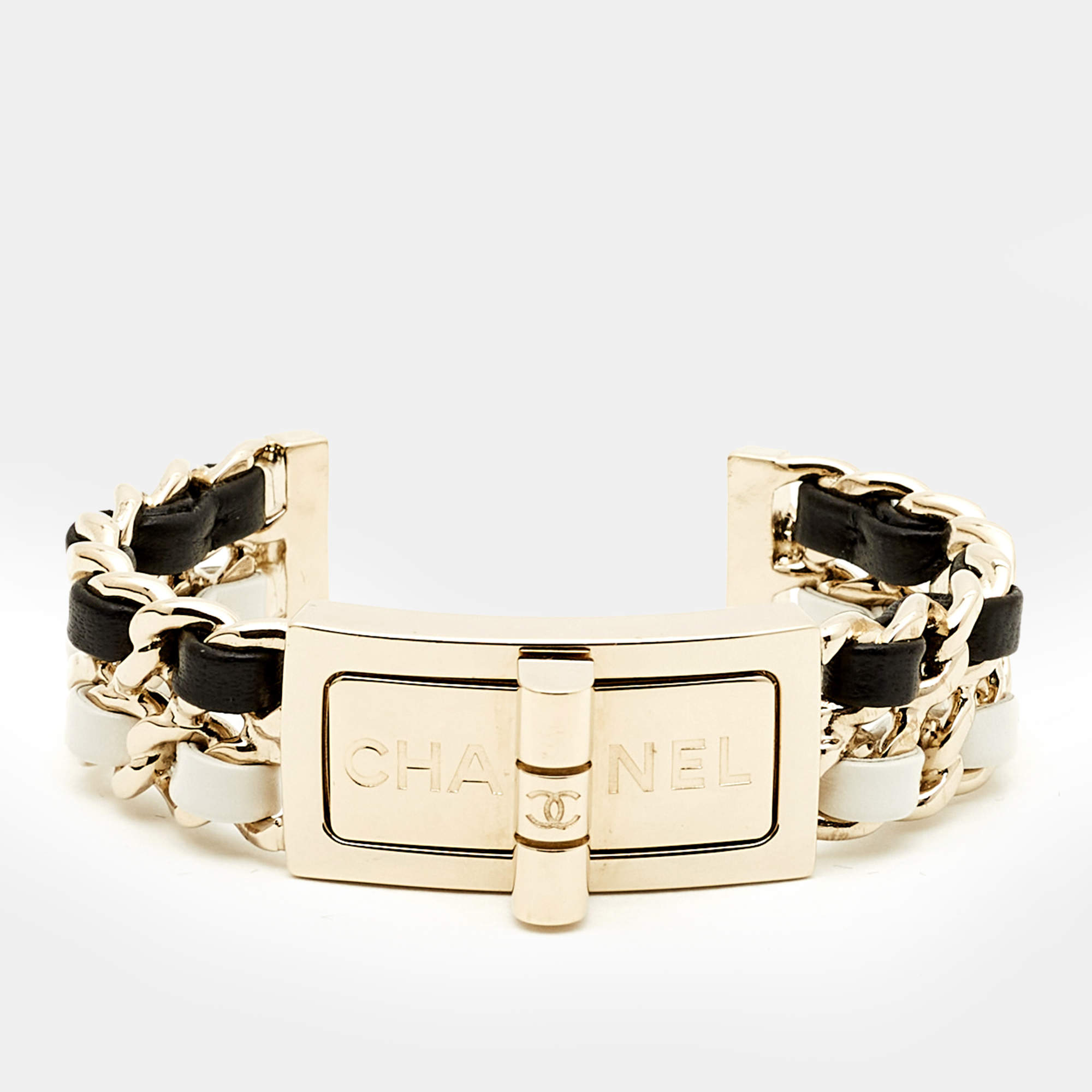Pre Owned Chanel CC Leather Gold Tone Bracelet M