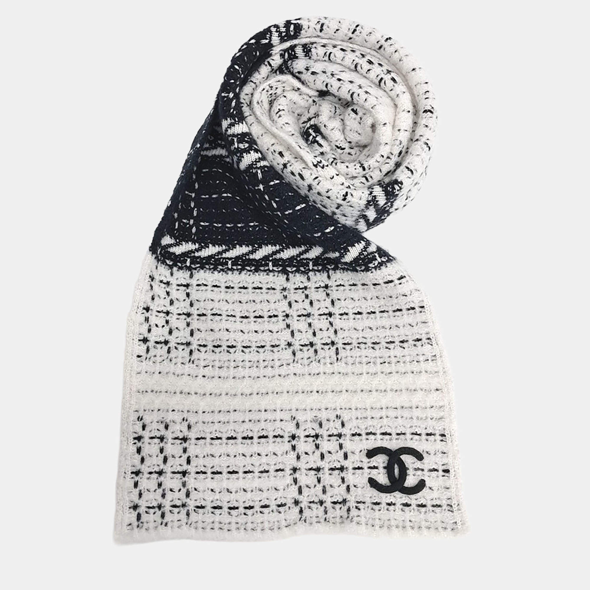Pre Owned Chanel scarf