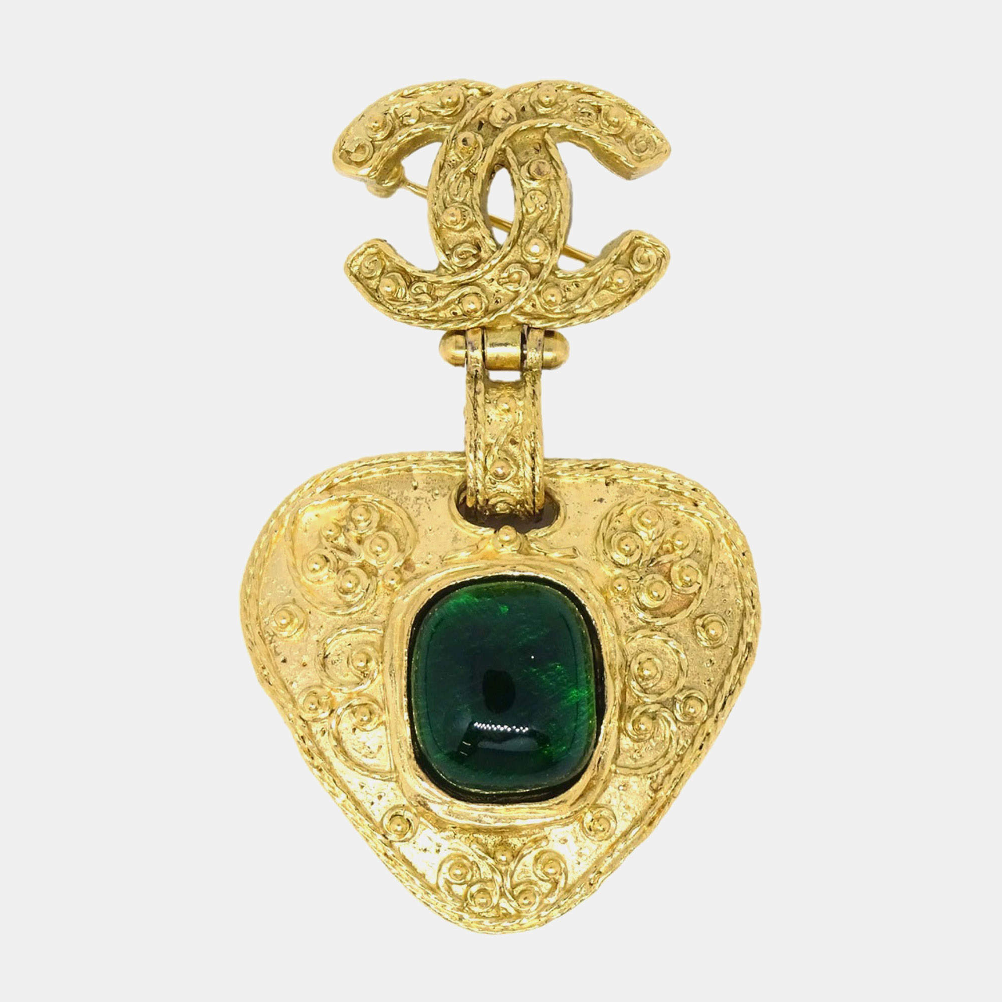 Pre Owned Chanel Vintage 94A Interlocking CC Green Gripoix Glass Heart Gold Plated Brooch