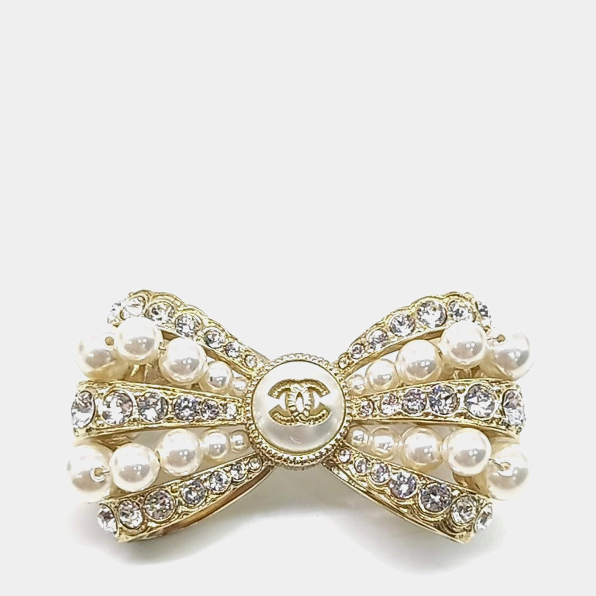 Pre Owned Chanel pearl brooch