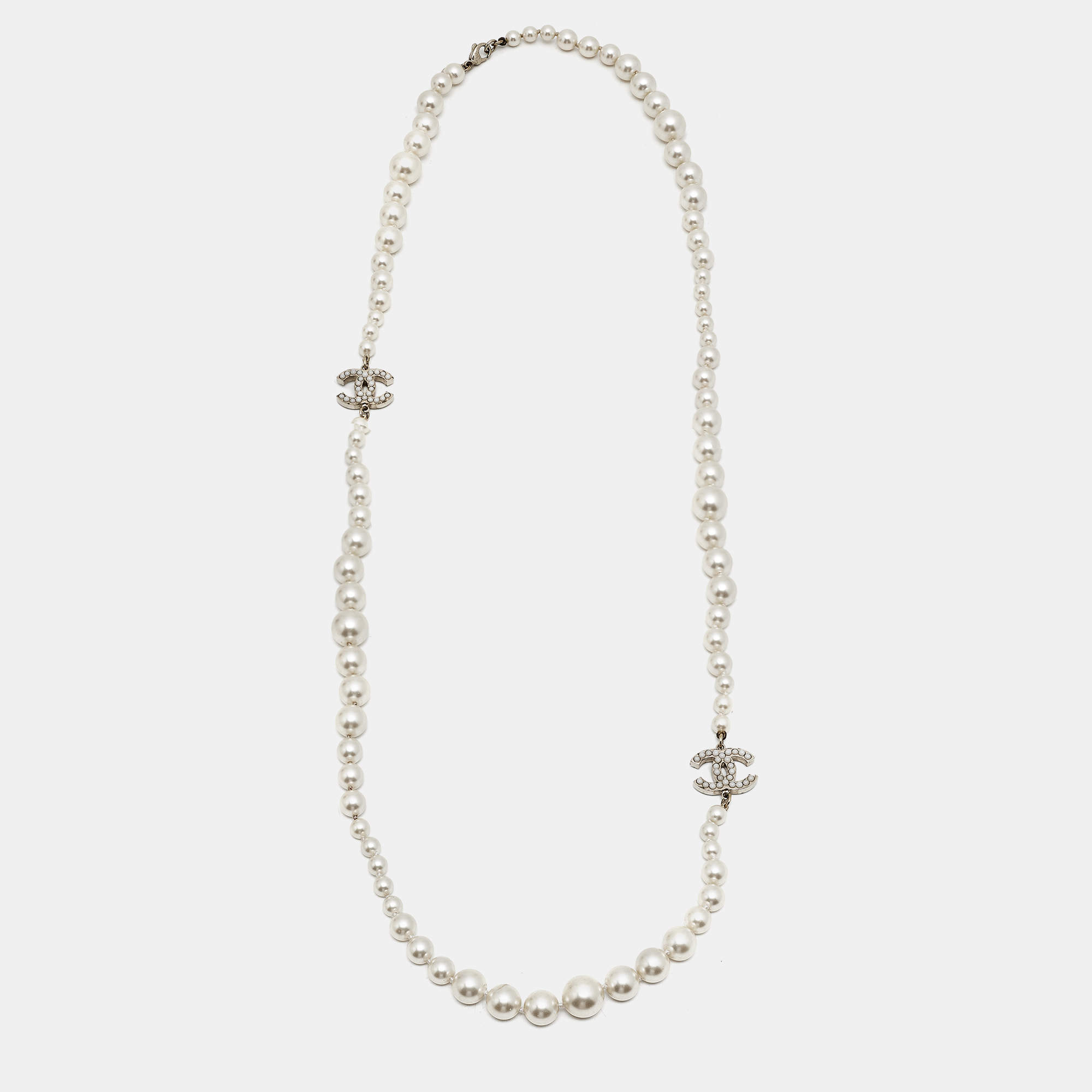 Pre Owned Chanel CC Faux Pearls Gold Tone Necklace