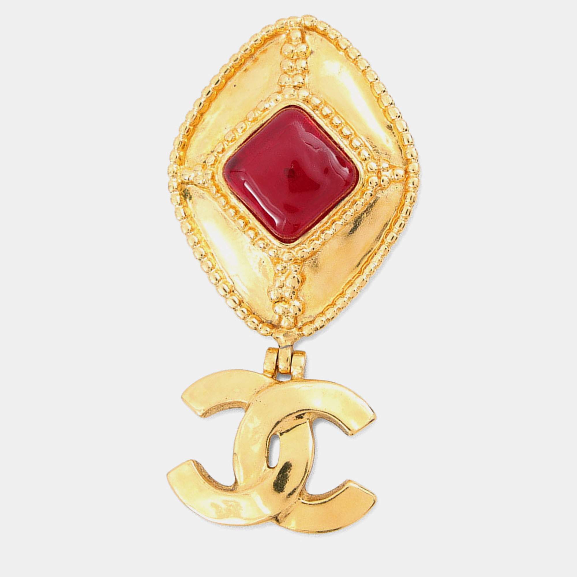 Pre Owned  Chanel Gripoa CC Brooch Gold/Red Metal color Stone