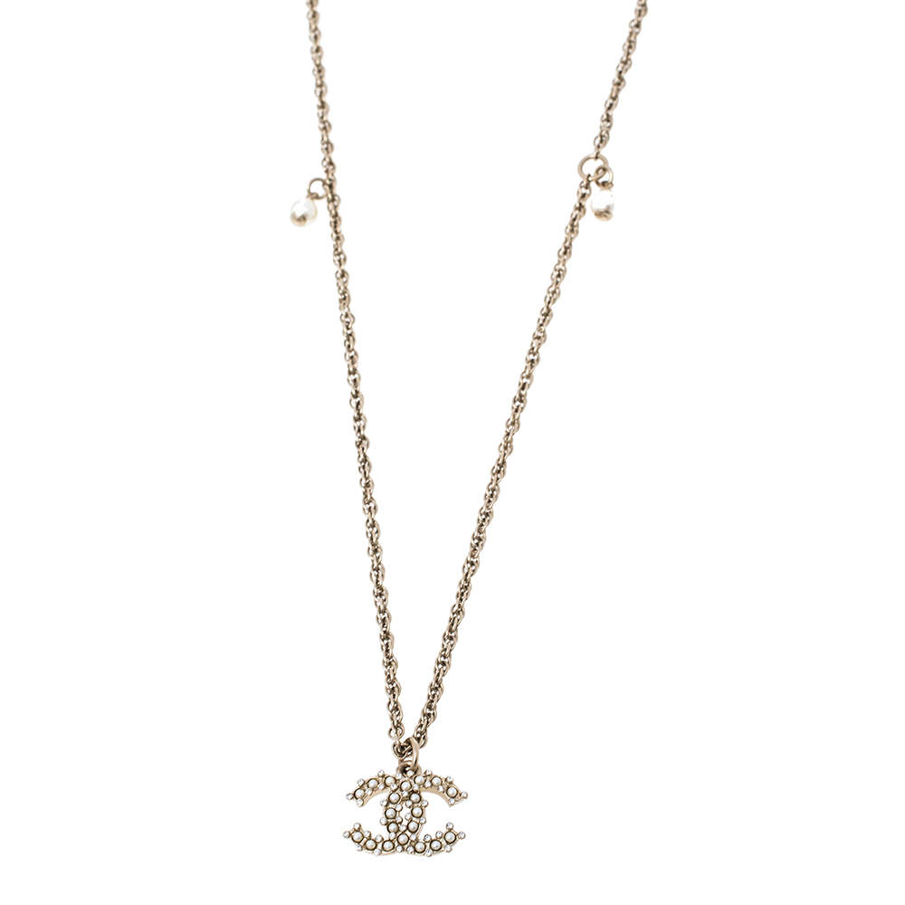 Pre Owned Chanel Gold Tone CC Pearl and Crystal CC Pendant Long Necklace