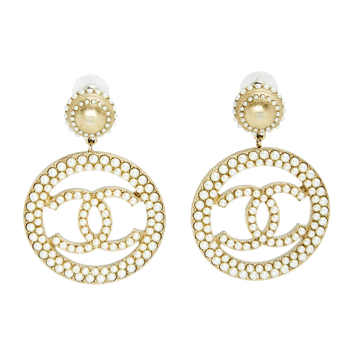 مملوكة مسبقًا Chanel Light Gold Tone CC Faux Pearl Drop Earrings