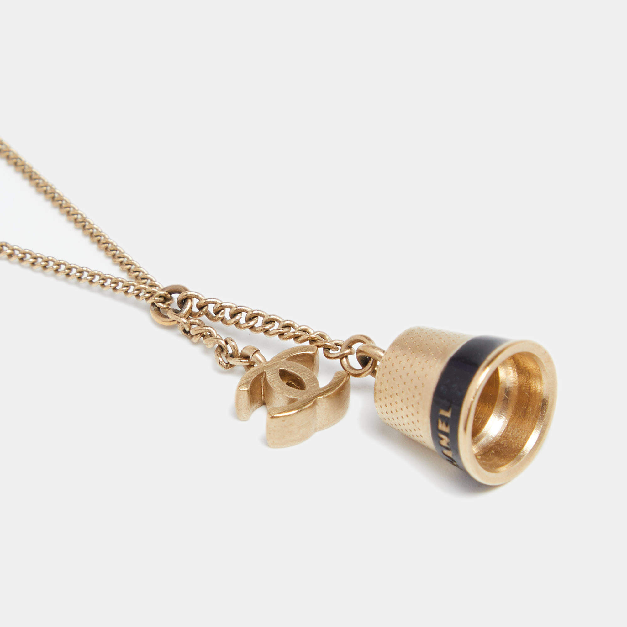 アクセサリー Chanel Gold Tone Bell & CC Charm Pendant アクセサリー Chanel Gold Tone Bell & CC Charm Pendant Chanel