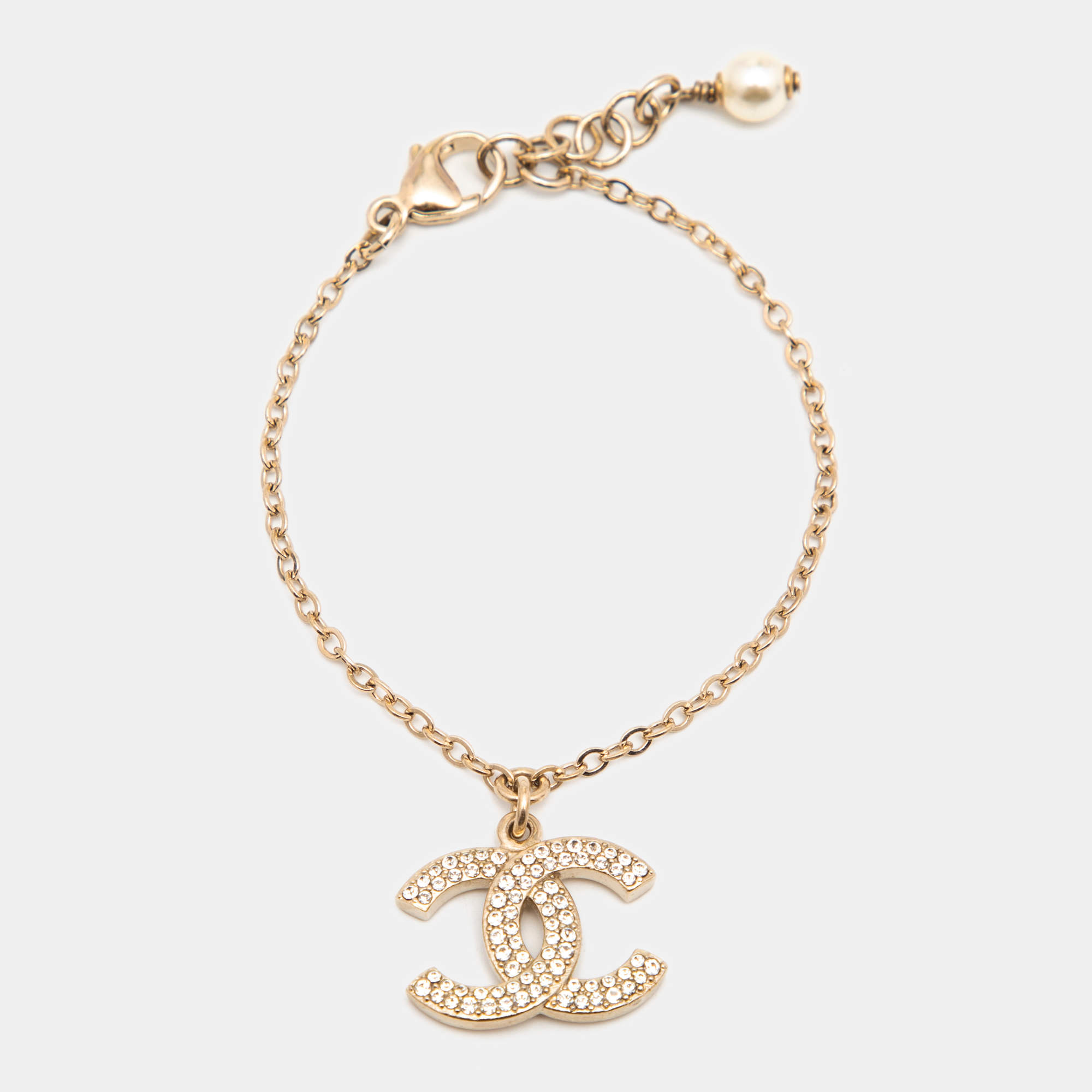مملوكة مسبقًا Chanel CC Crystals Faux Pearl Gold Tone Bracelet